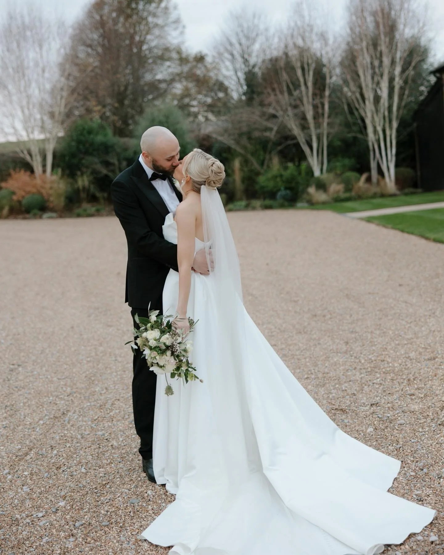 Alice &amp; Josh incredible day at Farbridge🤍
Wooow what a wedding✨ the most magical day for this gorgeous pair. 

Photography @nadinelorettaphotography 
Venue @farbridgeevents 
Dress @avalouisebridal 
Flowers @wildwillowflowers 
Hair @_hairbyclaric
