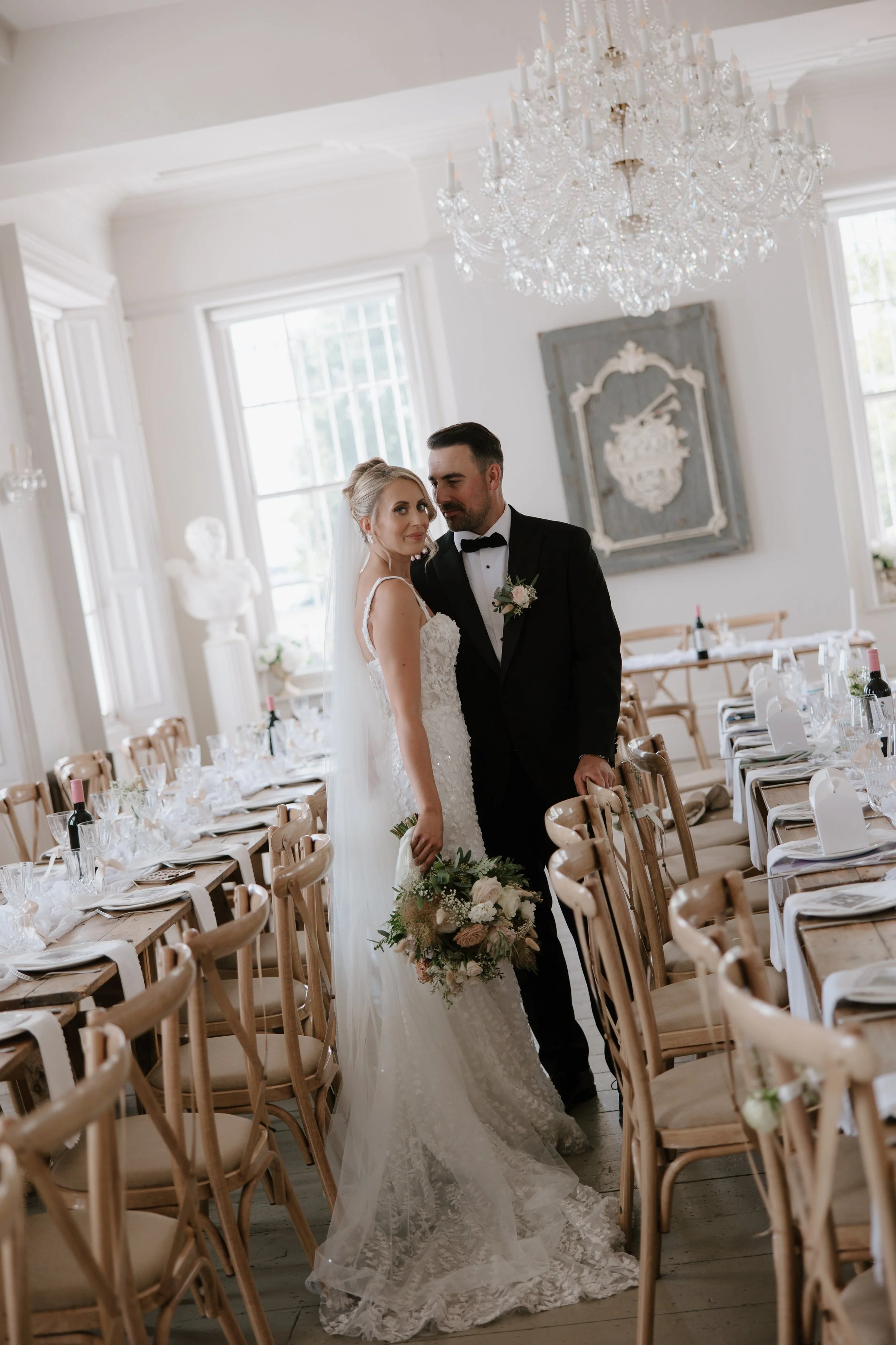 Cassie &amp; Chris’ Stylish Bugle House Wedding 