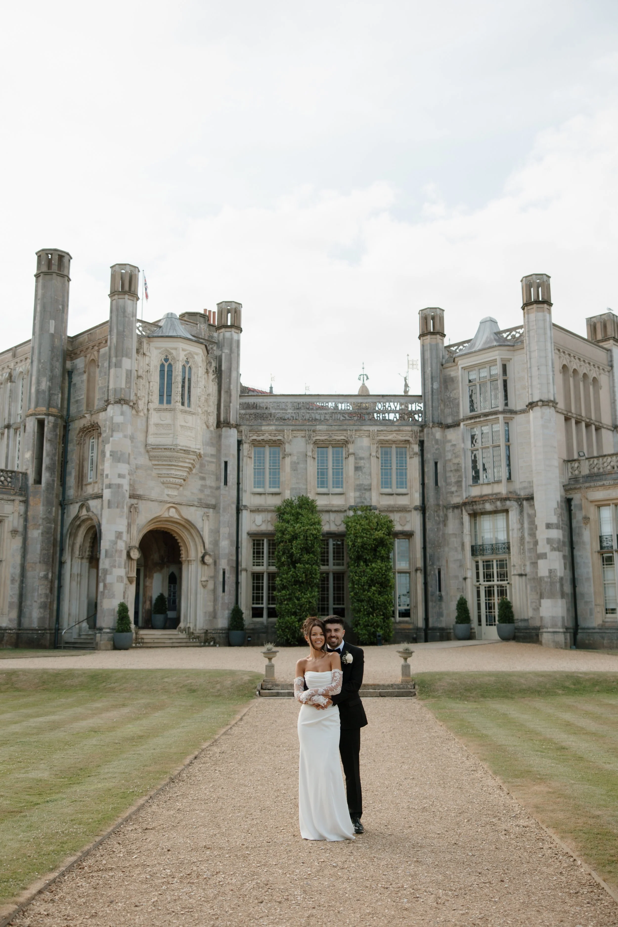 Megan &amp; George’s Stylish Highcliffe Castle Wedding