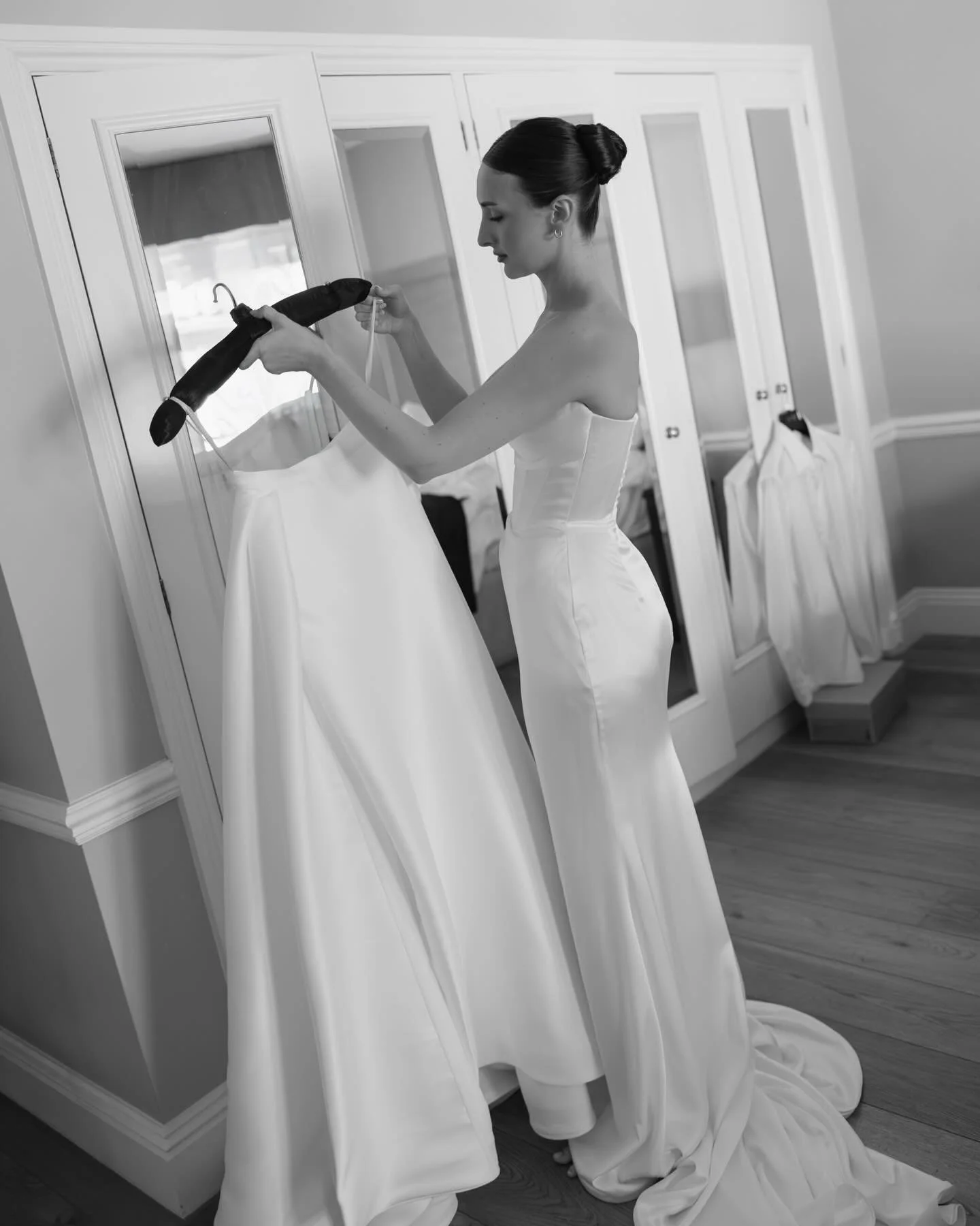 Georgina getting ready at Chewton Glen 🤍
@khyabride @cgweddings