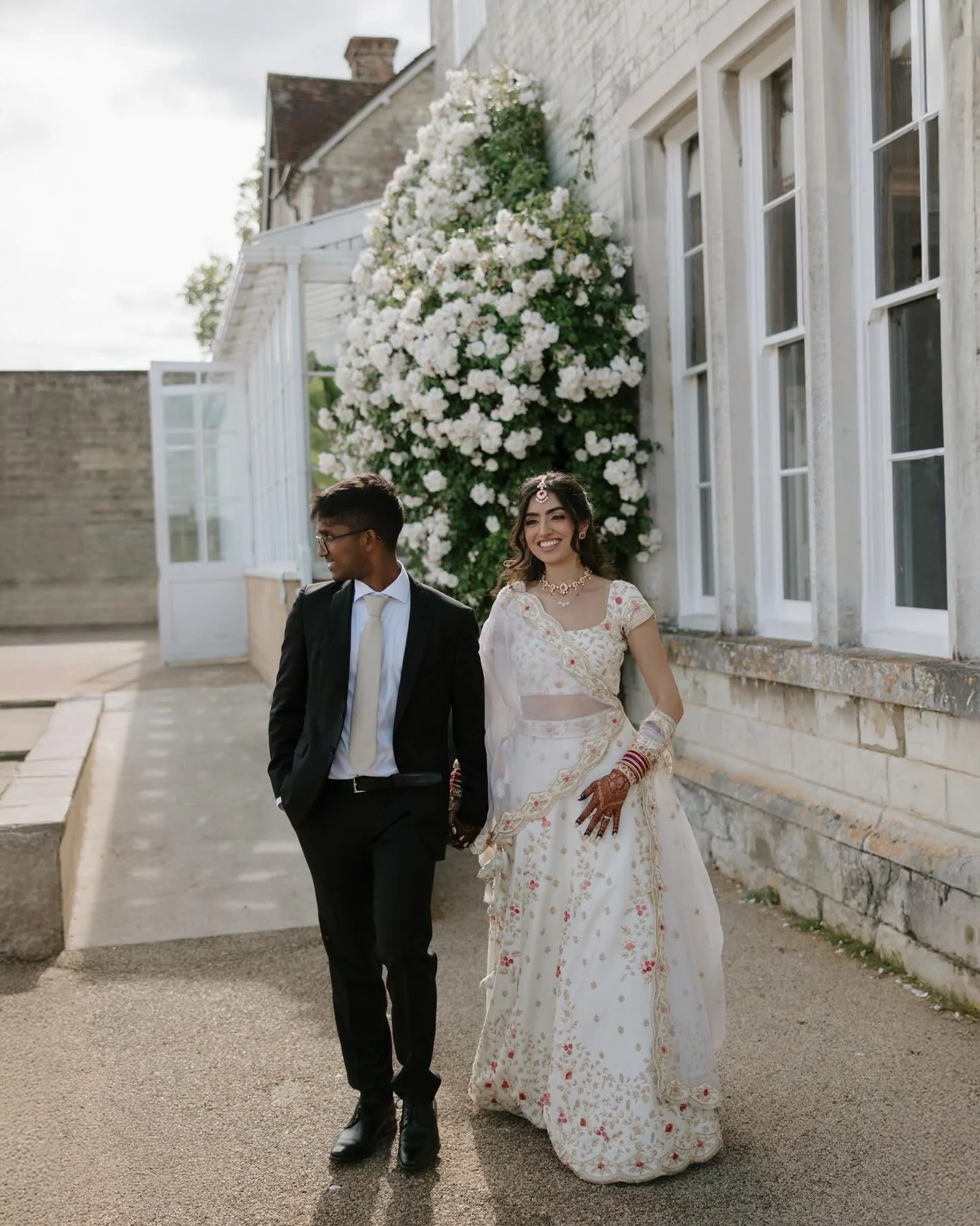 A few frames from this gorgeous day last summer 💛

Second shooting for @weddings.by.emma.olivia 🤍