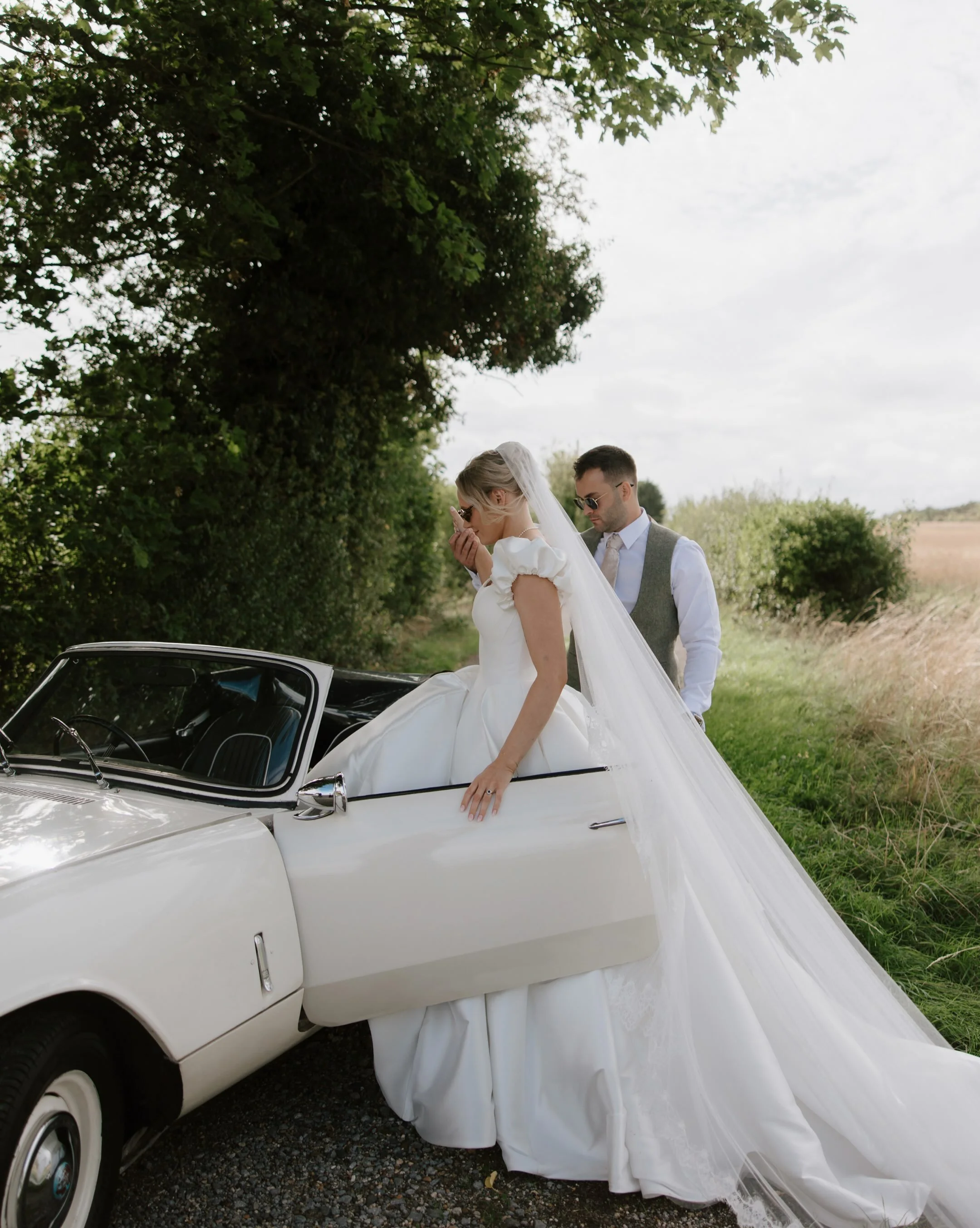 Charlie &amp; Jack 
An absolutely stunning day ending in one hell of a party❤️&zwj;🔥

Photography @nadinelorettaphotography 
Venue @kingsettle_stud_weddings 
Car @lilandbluevintagecarhire 
Dress @avalouisebridal 
Flowers @thelodgeflorist 
Hair @hair