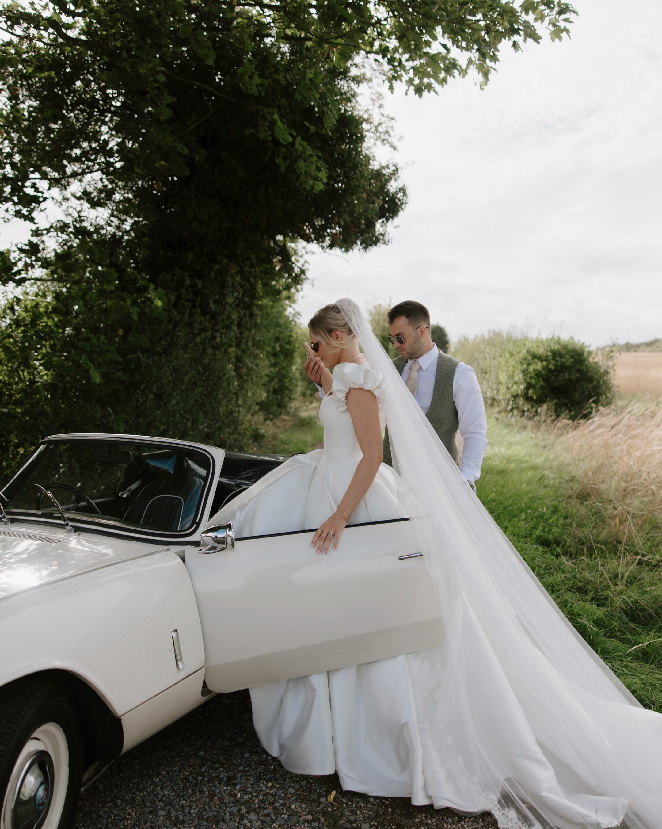 Charlie &amp; Jack 
An absolutely stunning day ending in one hell of a party❤️&zwj;🔥

Photography @nadinelorettaphotography 
Venue @kingsettle_stud_weddings 
Car @lilandbluevintagecarhire 
Dress @avalouisebridal 
Flowers @thelodgeflorist 
Hair @hair