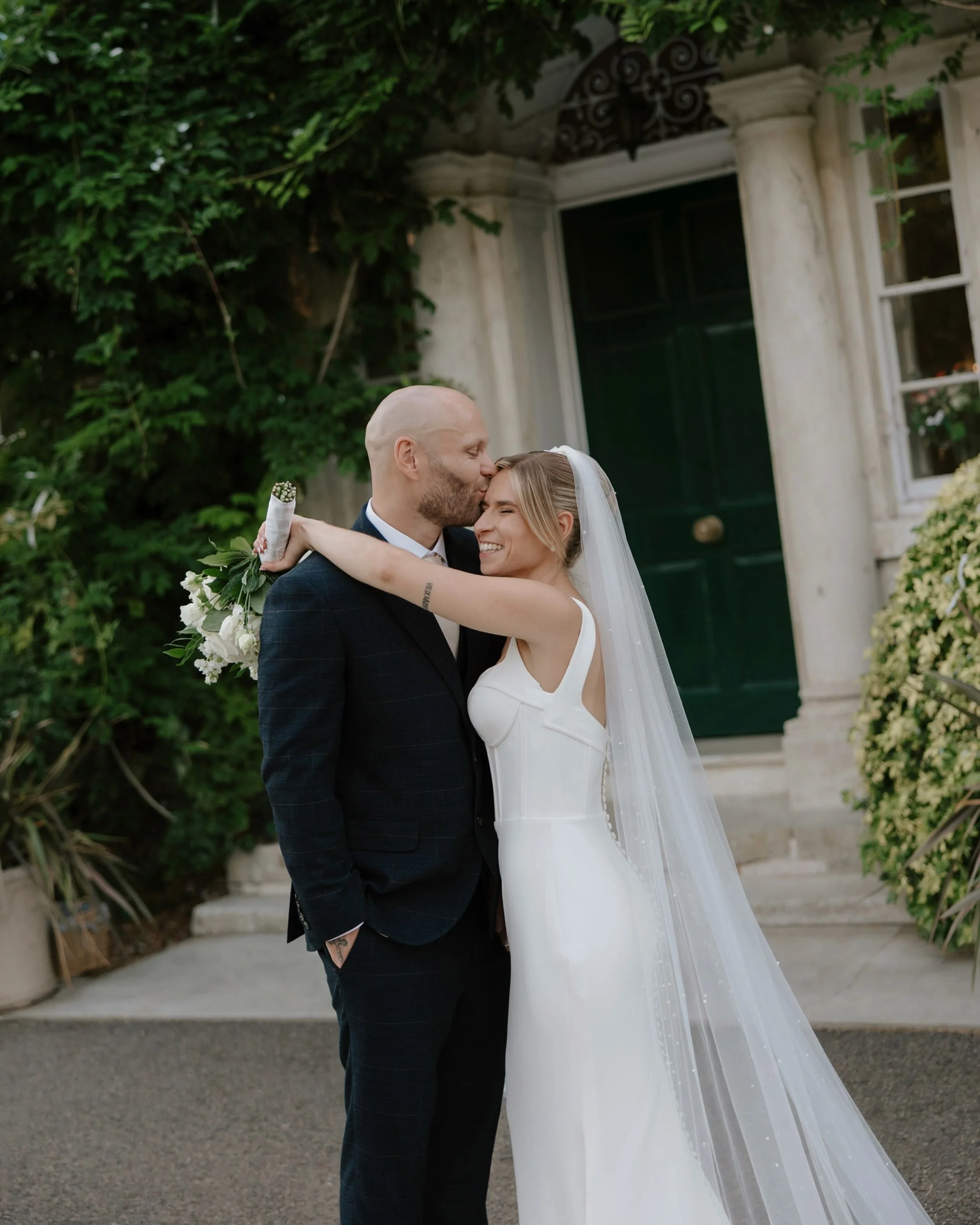 Hollie &amp; Gary 🤍
The most beautiful and relaxed day on Friday celebrating these two at Morden Park House in this gorgeous September sunshine✨

Photography @nadinelorettaphotography 
Venue @morden_park_house 
Dress @aurorabride @zensq786 
Hair &am