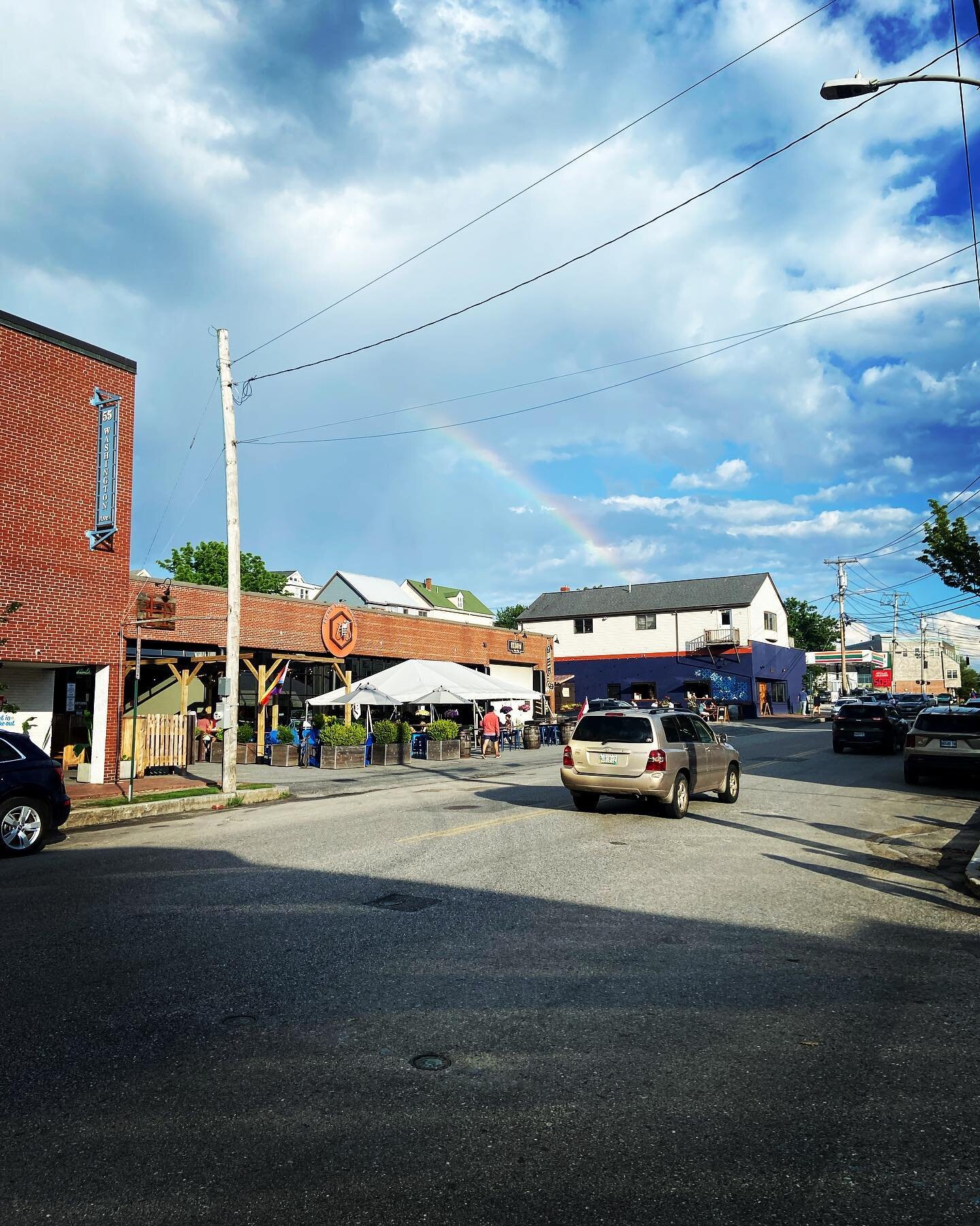 As if #portlandmaine couldn&rsquo;t get any more perfect&hellip; check out this 🌈 spotted on Washington Ave. over some of our favorite spots: @honeymakermead @oxbowbrewingcompany @anoche.portland @df.friteshack 
.
.
.
#inns #innsofinstagram #maine #