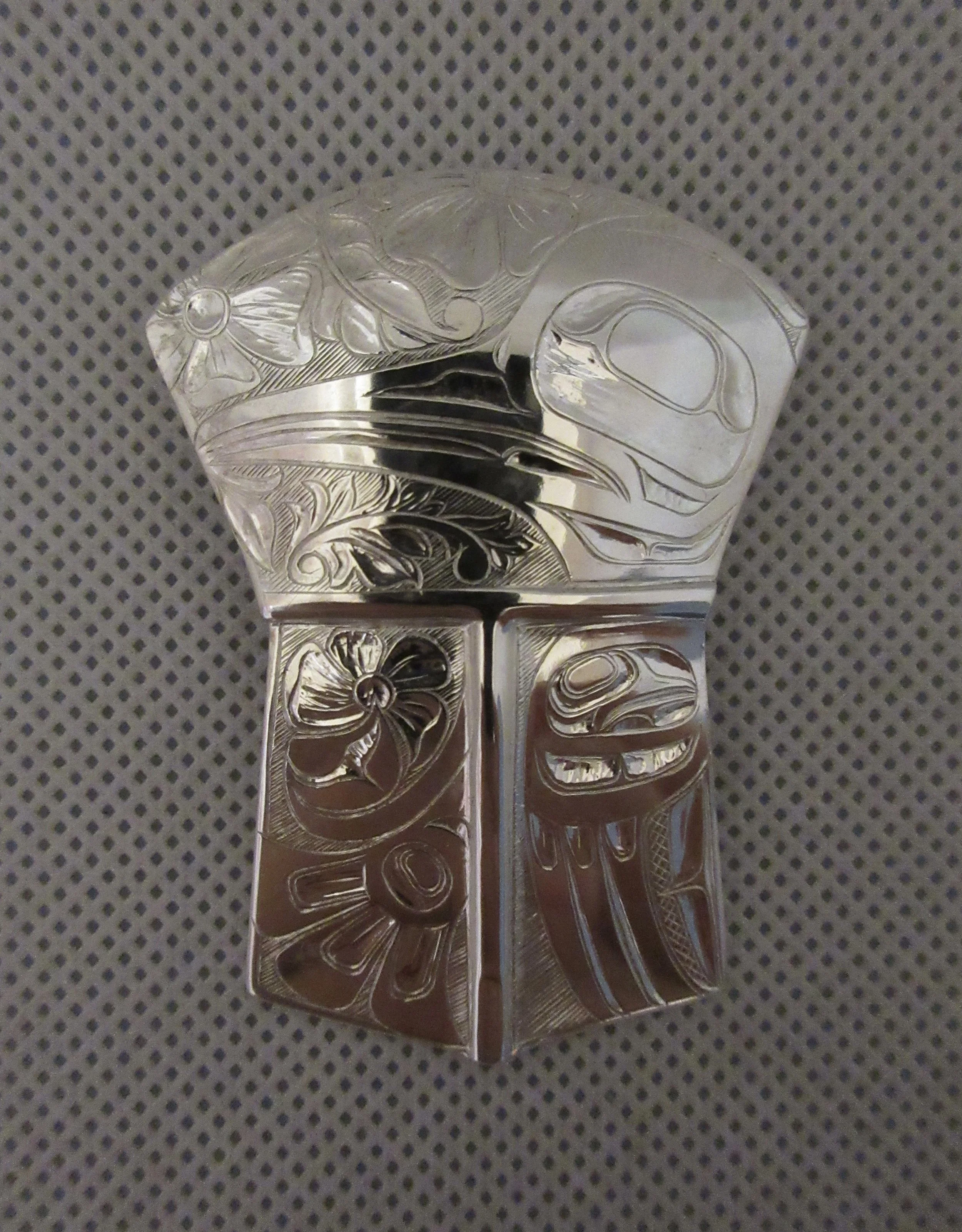 Copper shield shape engraved pendant in Sterling silver, hummingbird with flowers design
*sold*