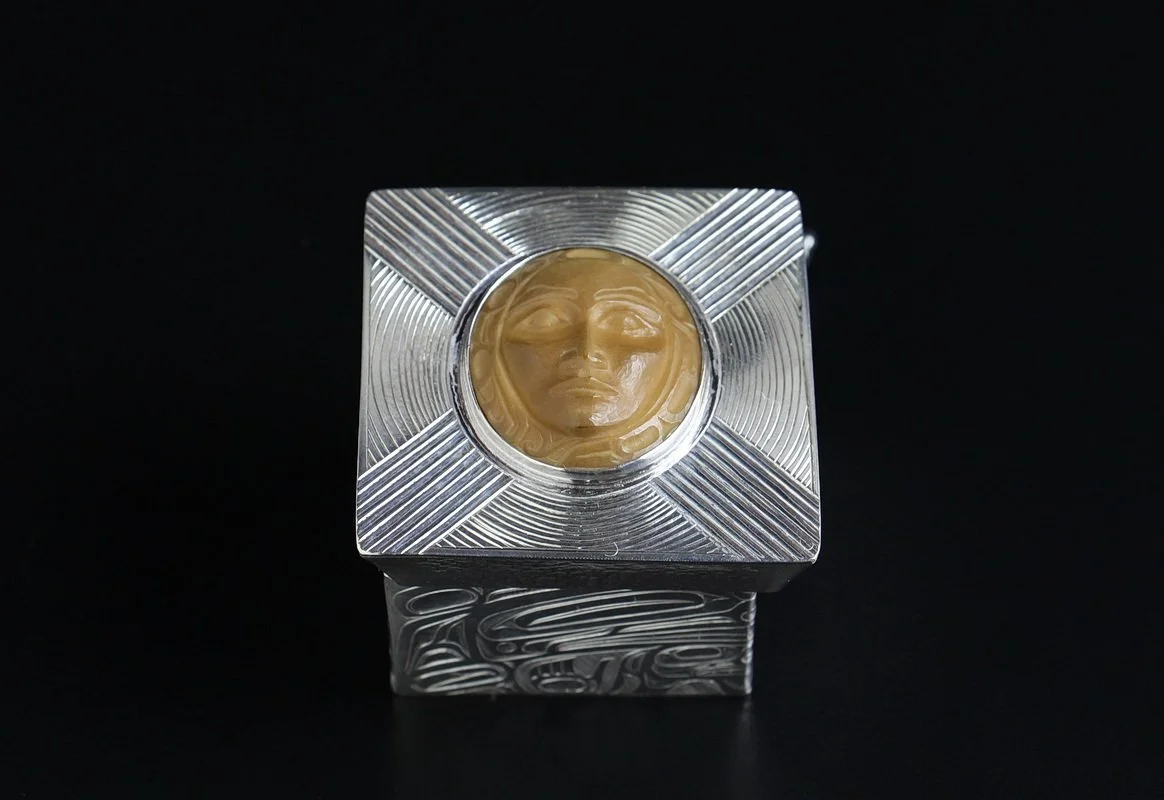 Sterling silver engraved box, for special commissions 
View 2