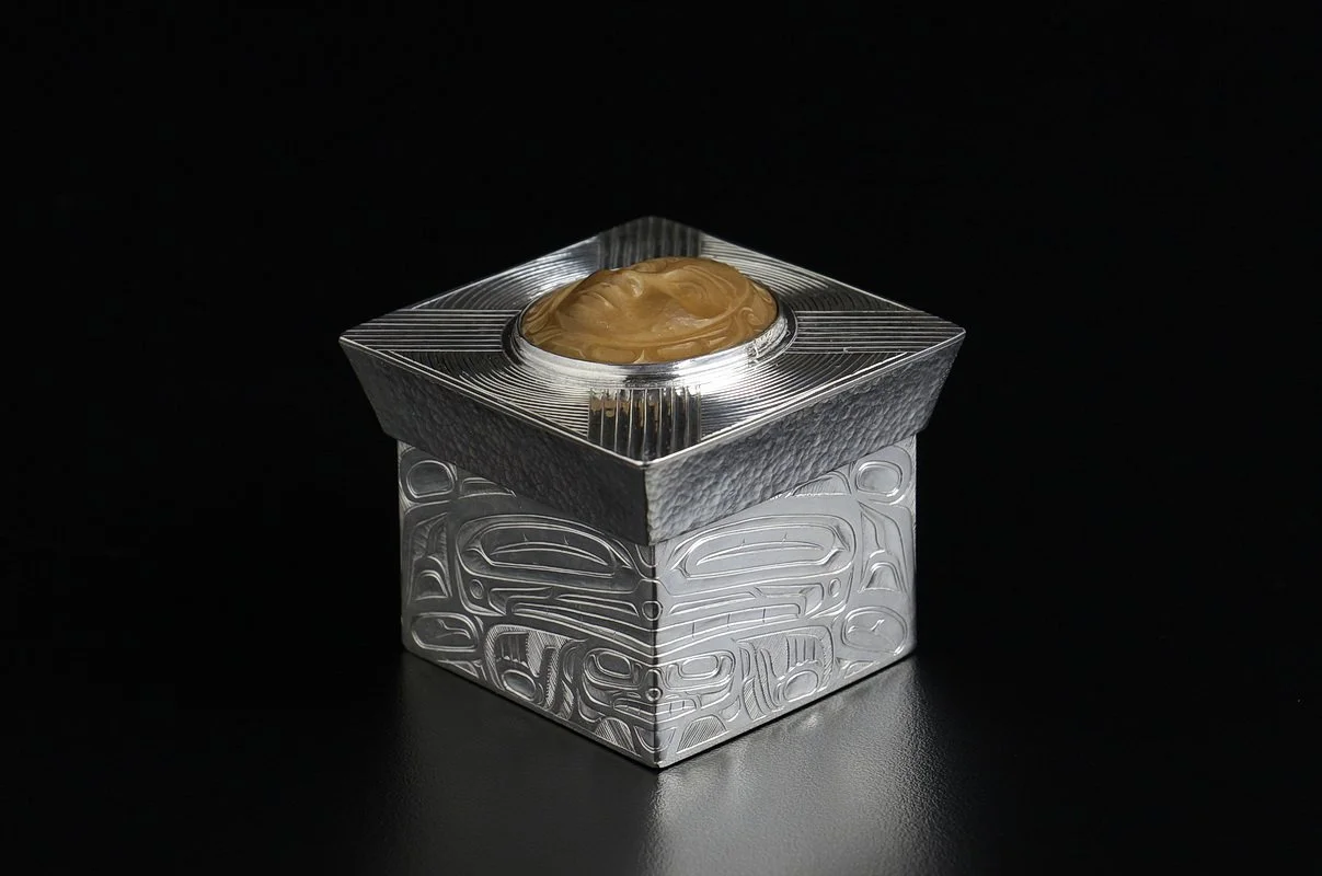 Sterling silver engraved box, for special commissions 
View 1