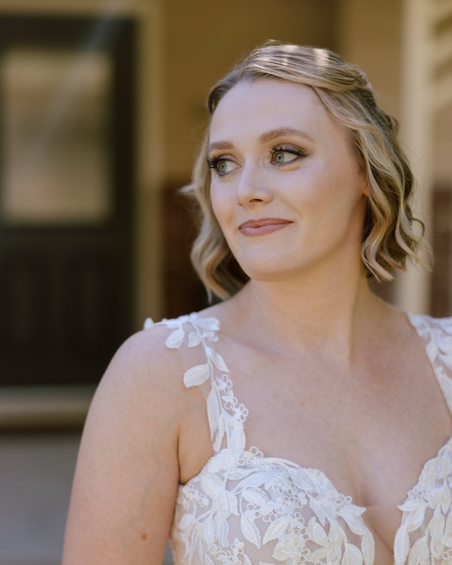 They way my jaw dropped when I saw this gallery 🤯😍

Stunning photos by @katyweaverphotography 
Second Photographer: @princessraya 
Hair &amp; Makeup: @vampbeautybridal 
Coordination: @yourperfectbridesmaid 
Dress: @justinalexander at @charlotteswed