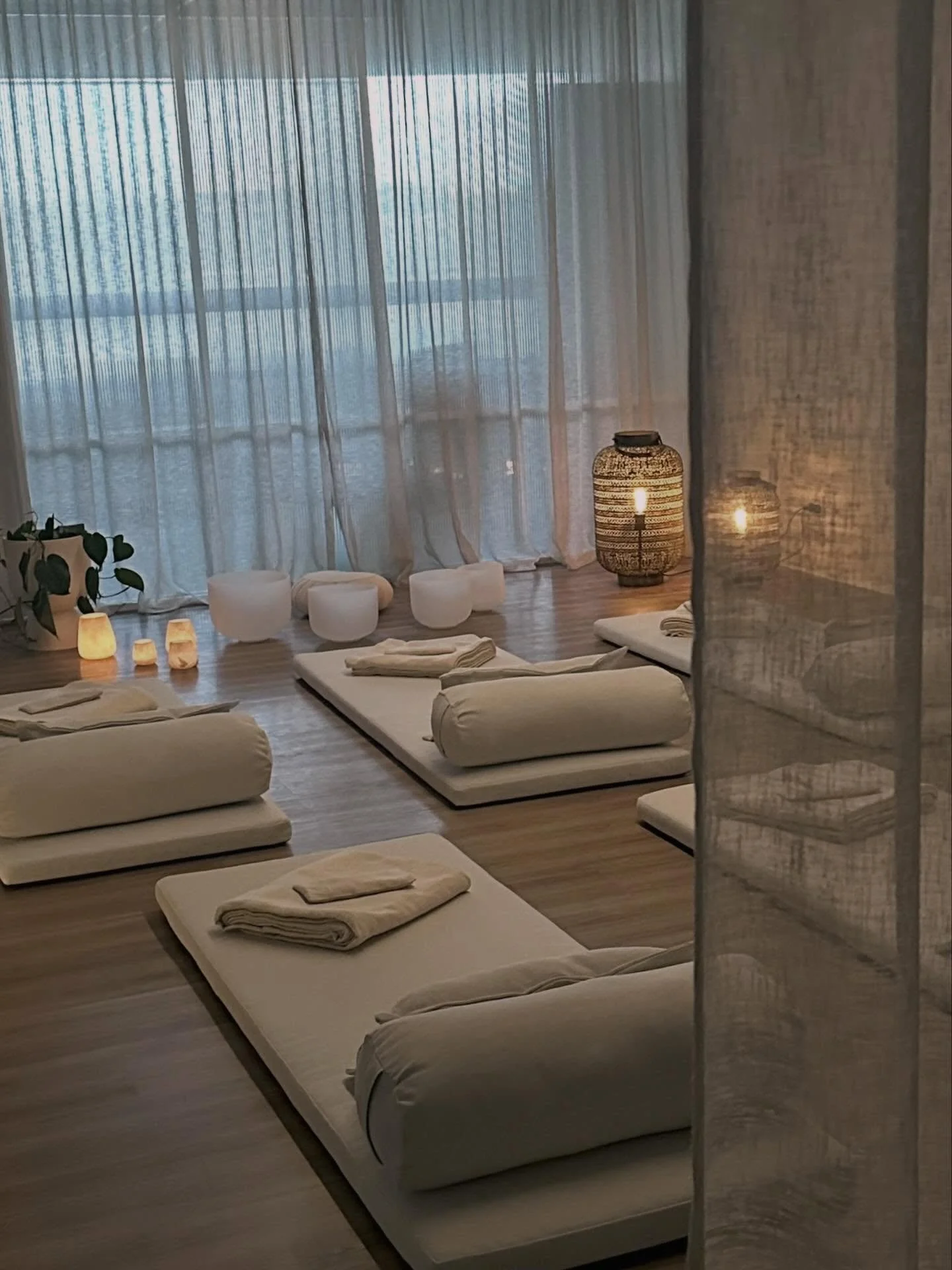 Get $15 off this Sunday: Yin yoga + sound bath ||

Join us this Sunday 12 April for Being, a 75-minute immersive studio experience combining breathwork, meditation, mindful yin yoga, and soothing sound.

A gentle space to slow down, soften, and resto