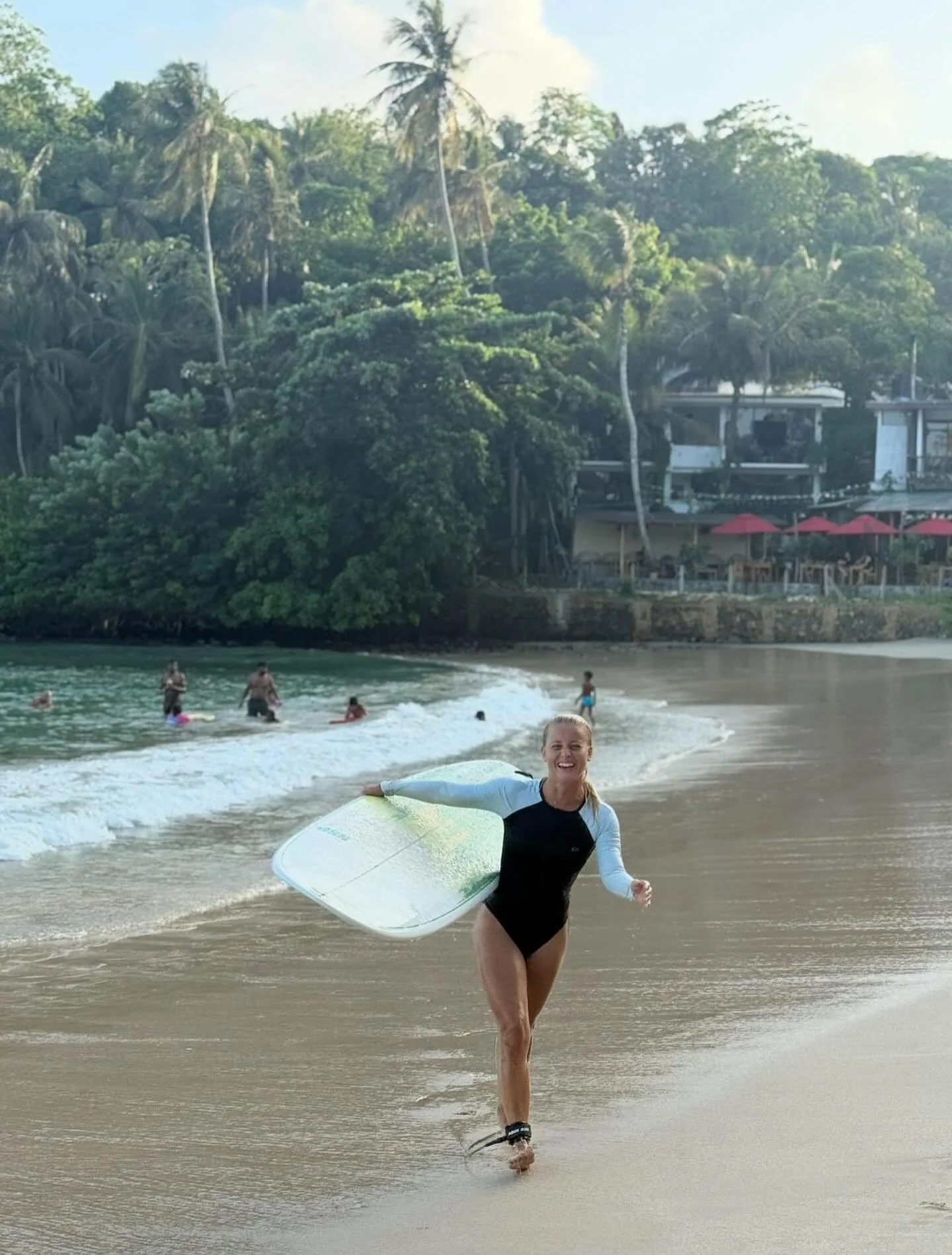 Surfer girl 🏄🏼&zwj;♀️🏄🏼&zwj;♀️🏄🏼&zwj;♀️

#alleharenaix 
#swimming 
#surf 
#surfing 
#surflife 
#surfergirl 
#surfergirls