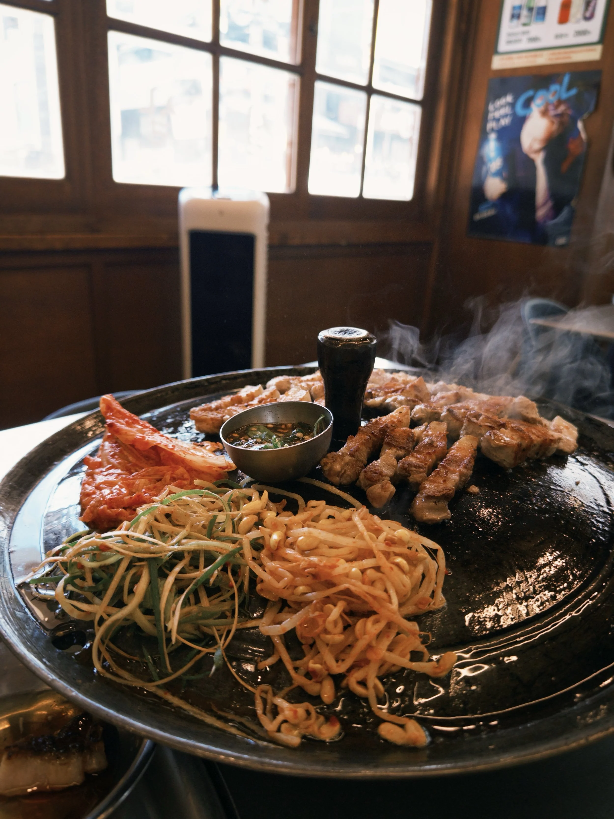Meat-lover heaven.

#koreanbbq #koreancuisine #koreanfoodlover #hongdae #citystroll