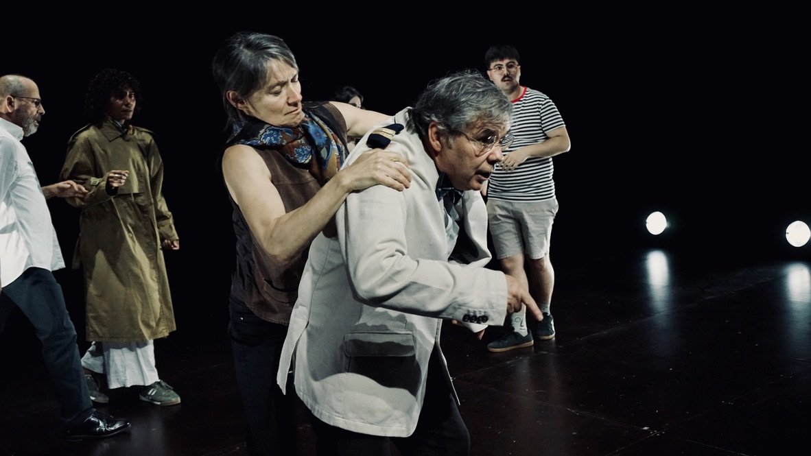 Clube-de-Teatro-do-Bombarda-37.jpeg