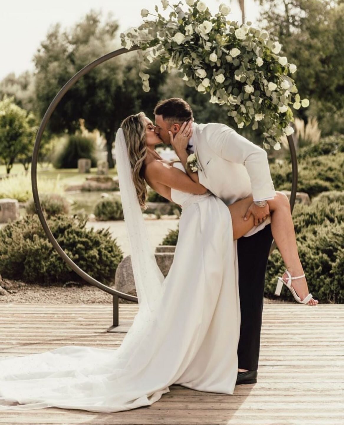 Congratulations to the new Mr and Mrs George Parry @elizabethparry07 and @pepeparry who celebrated their stunning wedding @Finca_morneta this week 💍❤️

It was an honour to create the ceremony script for these two beautiful souls. Wishing them much h
