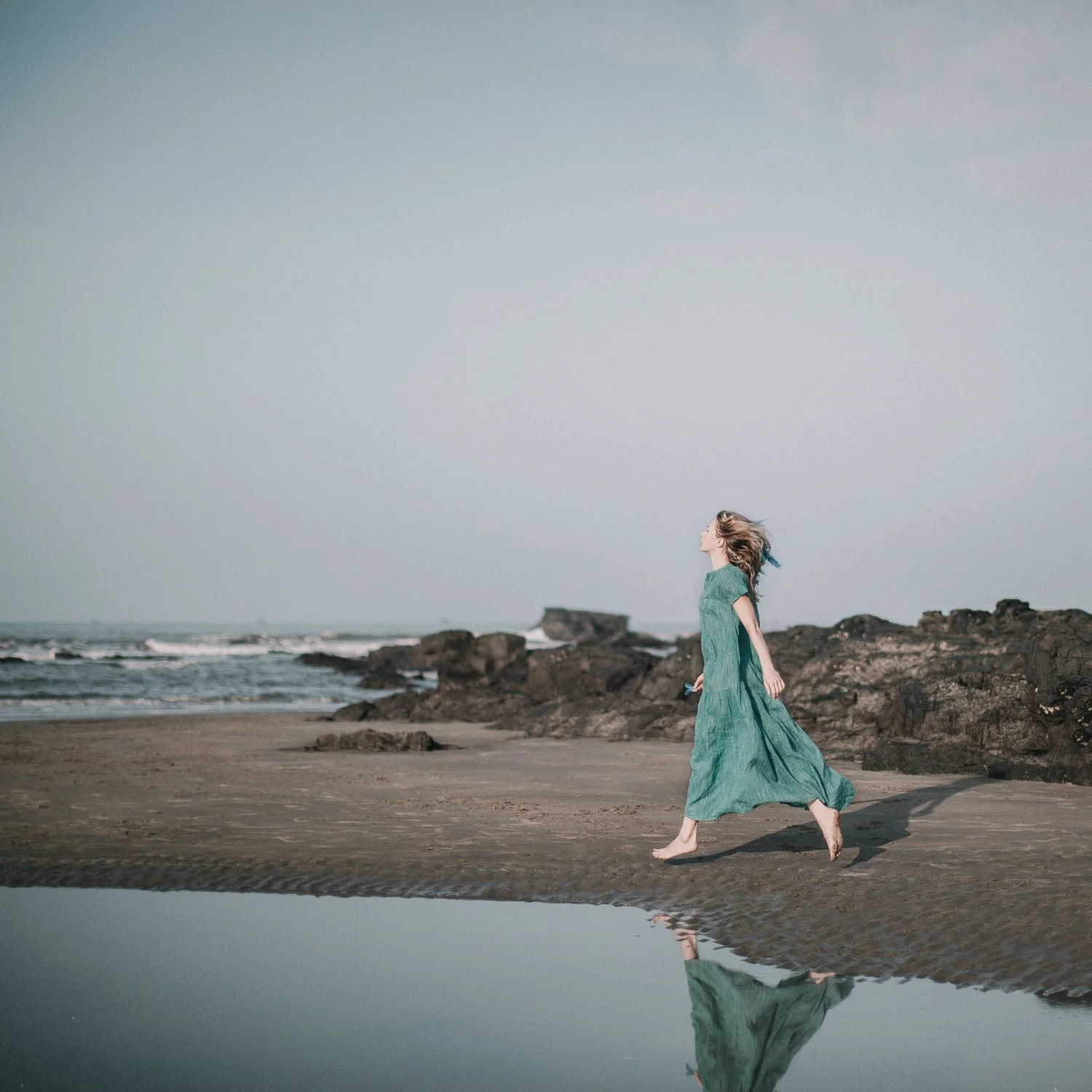  
 Title: 
 Chasing Waves 
 Project:   
No Project
 