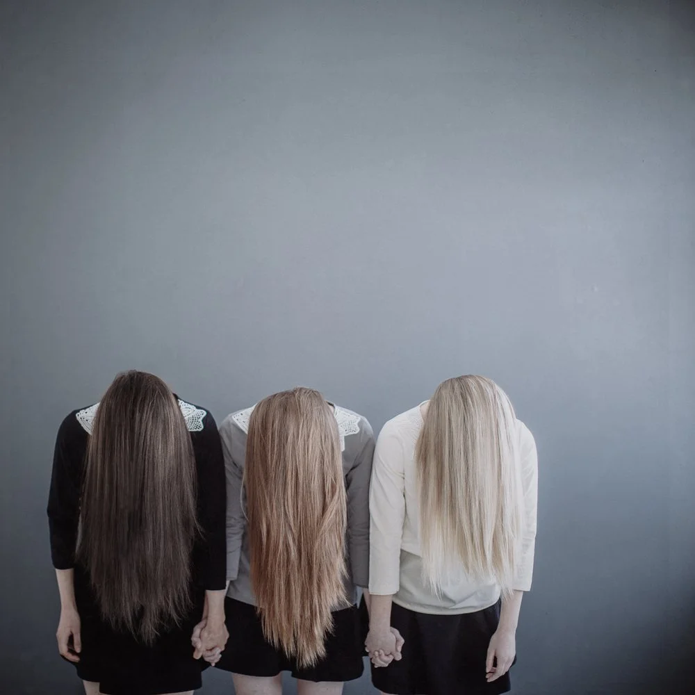  
 Title: 
 
Shades 
 Story & Message:   
The way we get from one emotion to another can be a matter of years. But once we are in motion the shades start to gradually change, and even our darkest emotions start to turn into lighter tones. What is con