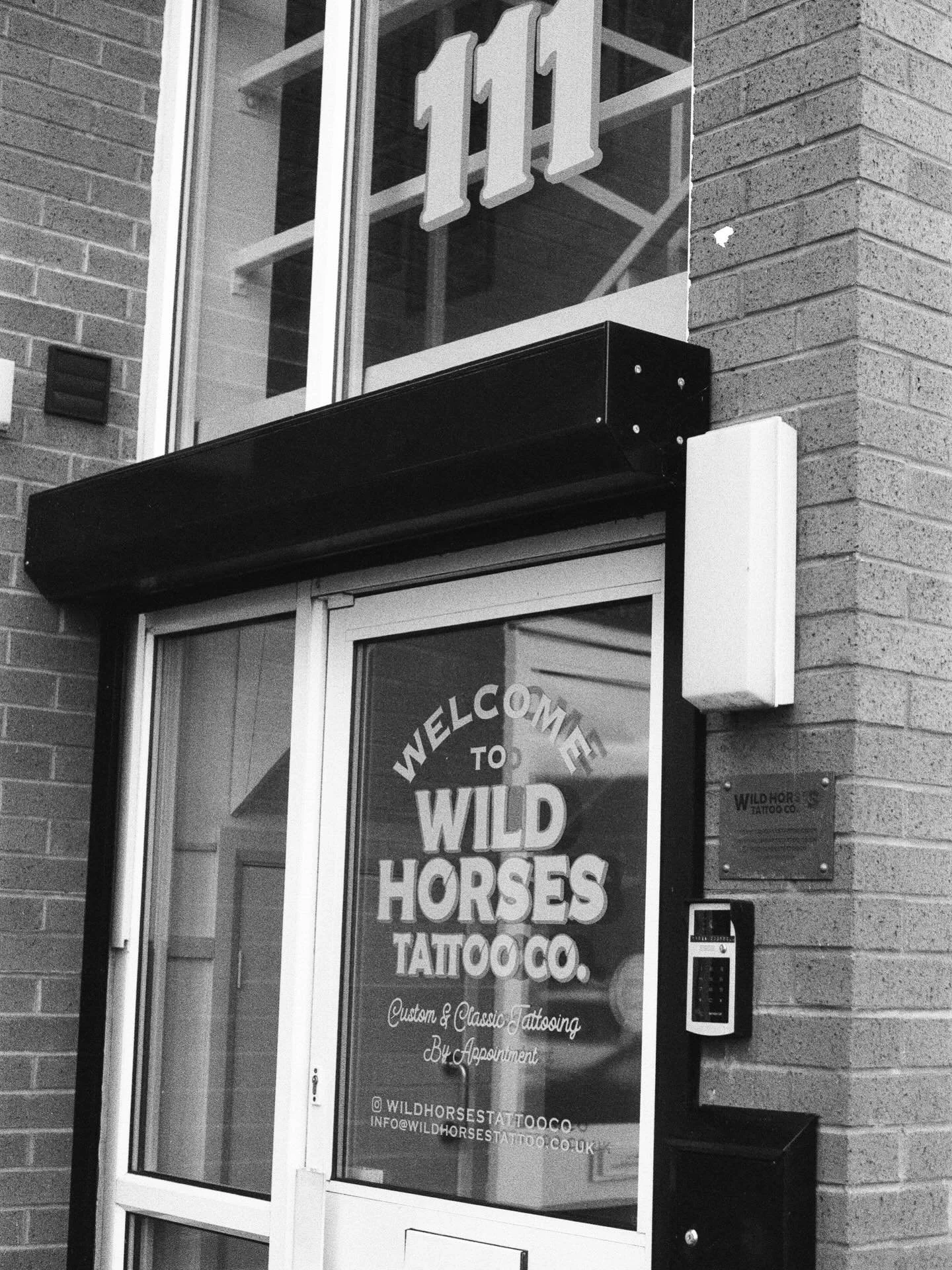 🖤 Welcome to Wild Horses Tattoo Co. 🖤

Situated at Woodside Business Park, Birkenhead, Wild Horses Tattoo Co. is only a few minutes&rsquo; walk from Hamilton Square train station. If you&rsquo;re visiting us by car, we have free onsite parking-site