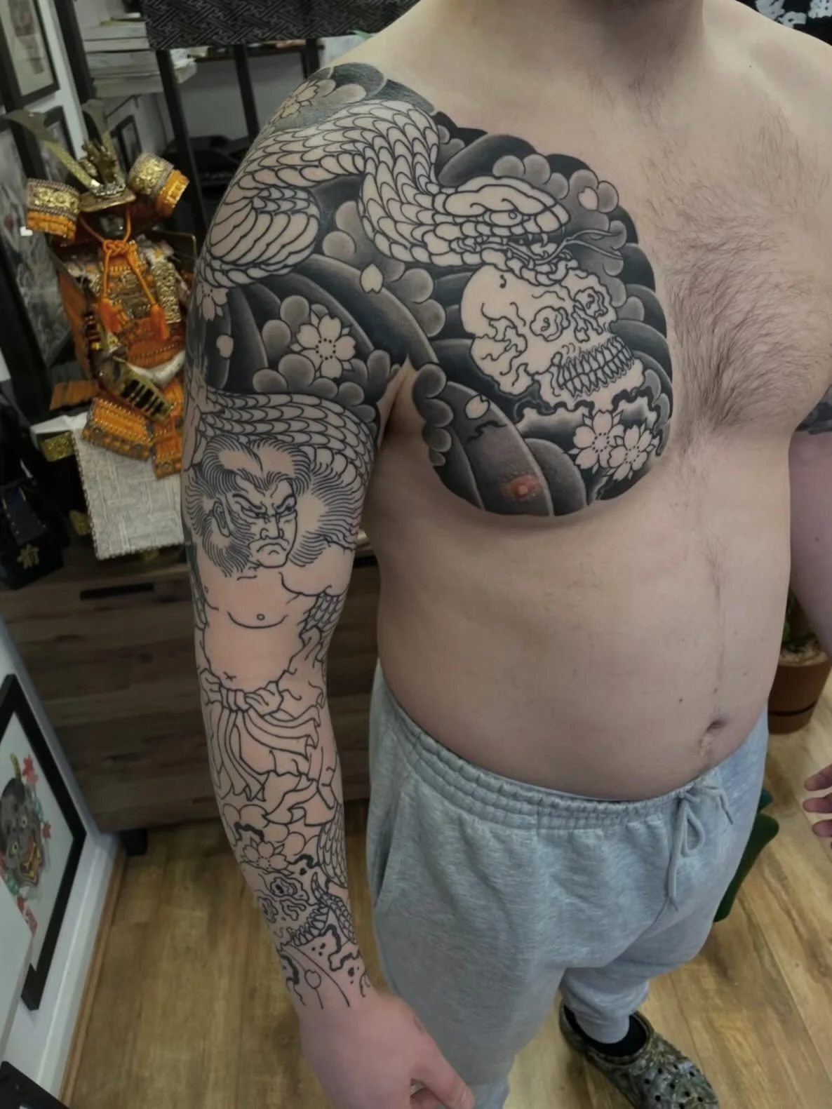 Healed lines and background so far 🐍 - by @dannywildhorses 

Get in touch with Danny if you&rsquo;re interested in starting some large-scale Japanese work.

📍@wildhorsestattooco Wirral, UK
.
.
.
#japanesetattoo #irezumitattoo #wirraltattoo #japanes