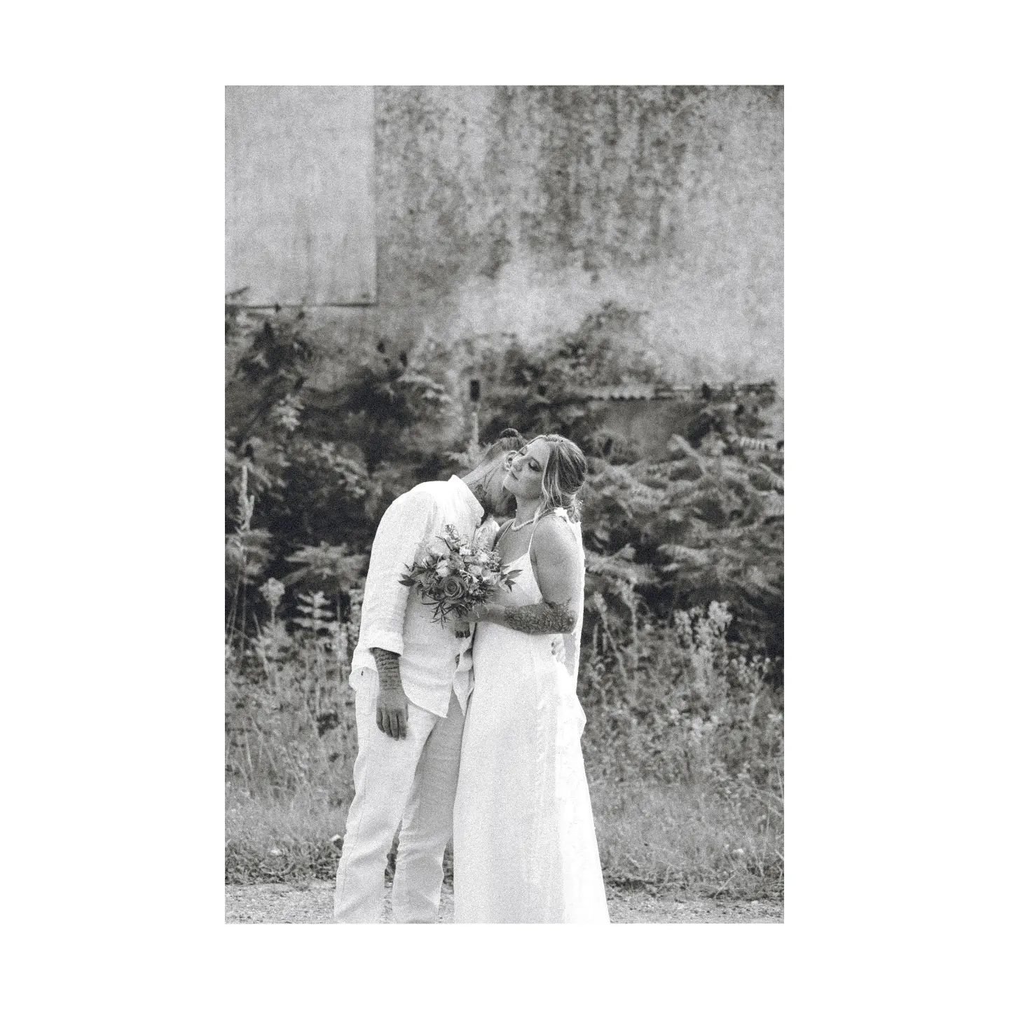 In black&amp;white! 

@canonfrance
#wedding
#mariage #photographebassindarcachon #blackandwhite #blackandwhitephotography #svatba #cernobilafotografie #noiretblanc
@lucille.girard @shaito_tamahiura