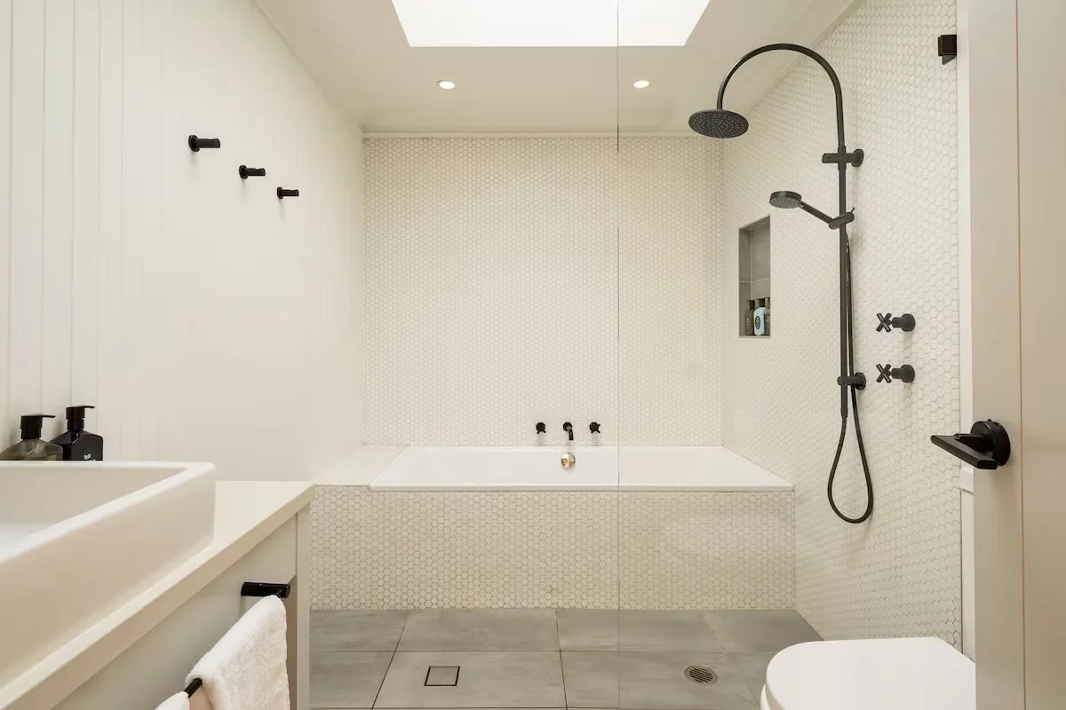 Farmhouse Shared Bathroom