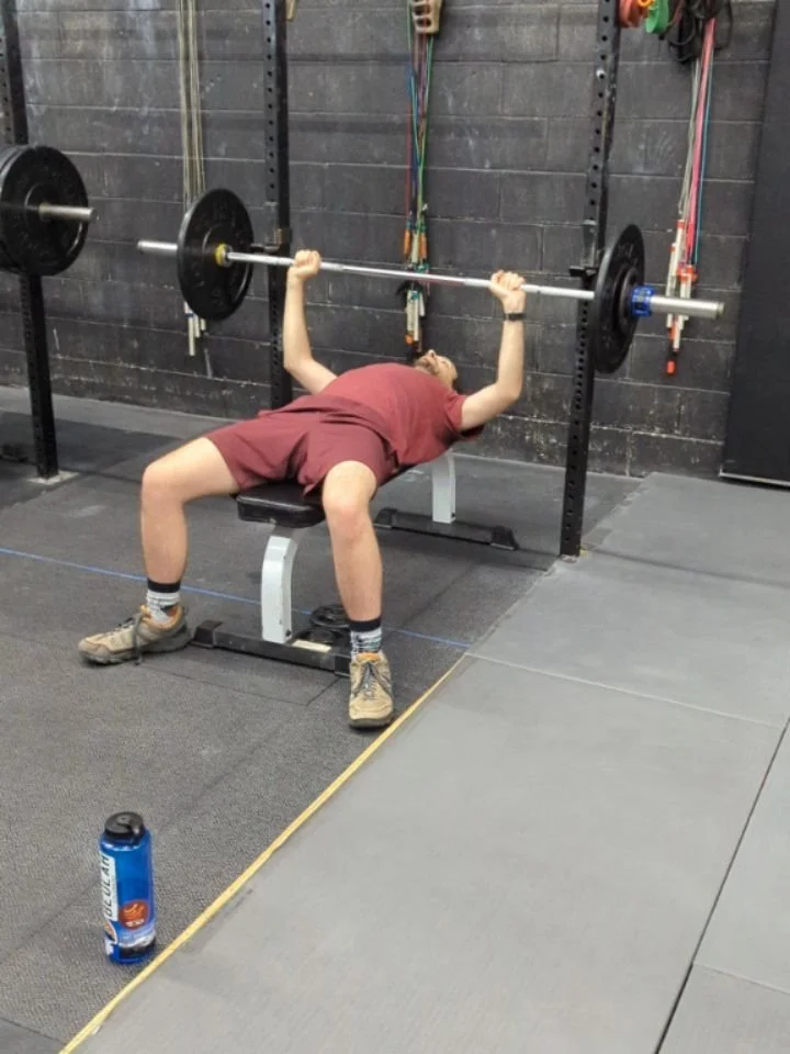 Bike and bench press today! Beach season must be around the corner ☀️💚💙
.
#sunsoutgunsout