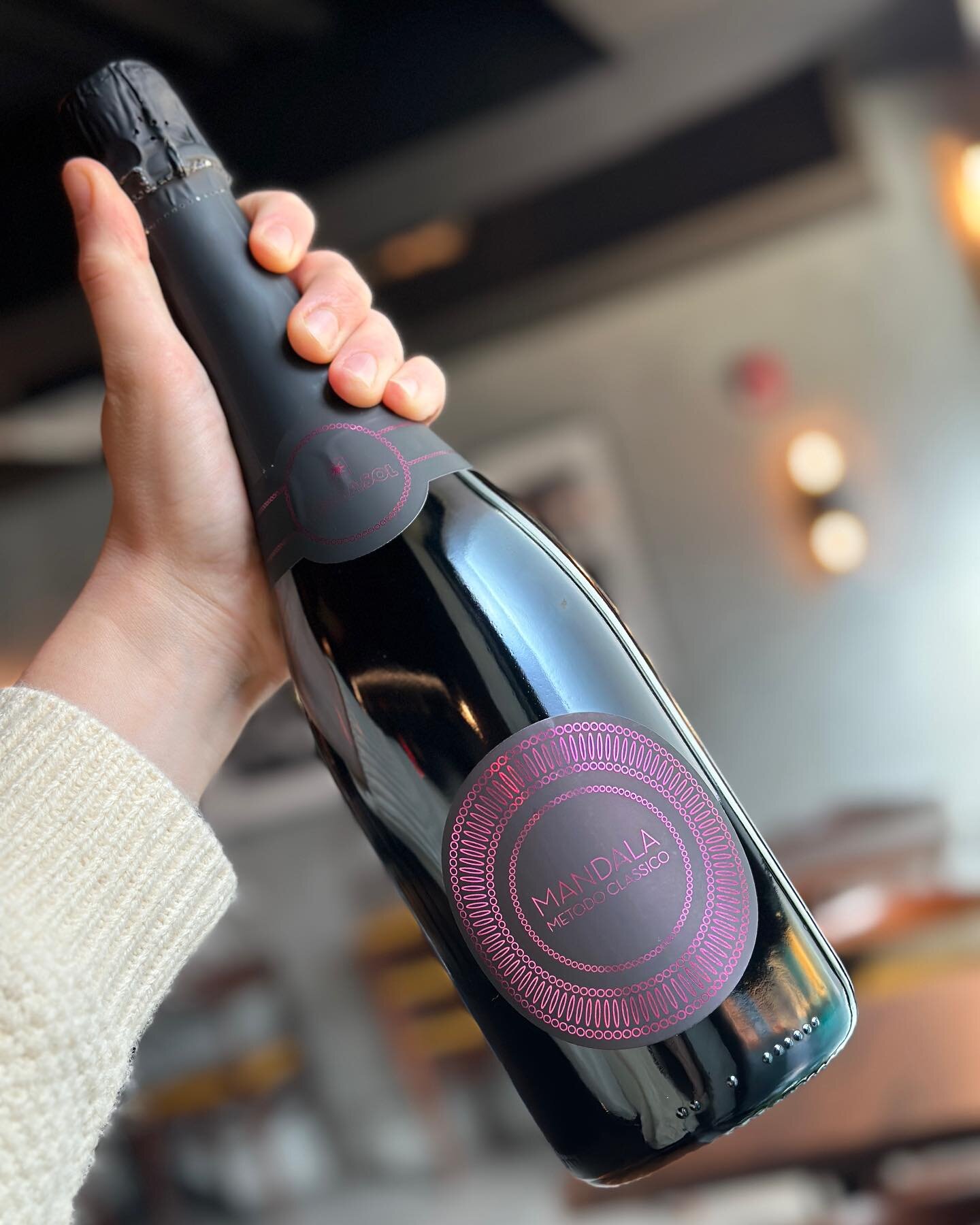 tall, dark &amp; handsome&hellip;is our new sparkling ros&eacute; by the glass 🍷 nero d&rsquo;avola spumante is all about the texture, acidity and pure bright fruits 🍓🍒
&bull;
#bostonbar #naturalwine #naturalwines #naturalwineshop #naturalwinelove