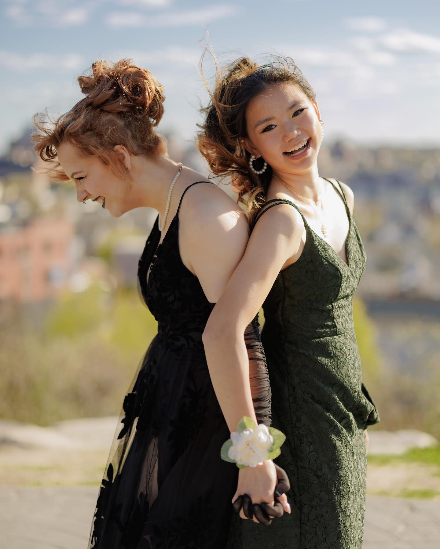 Really fun to do a before prom shoot on the East End! @kirakeniston asked me to snap a few pics of her and her sister Emily, wonderful ladies!