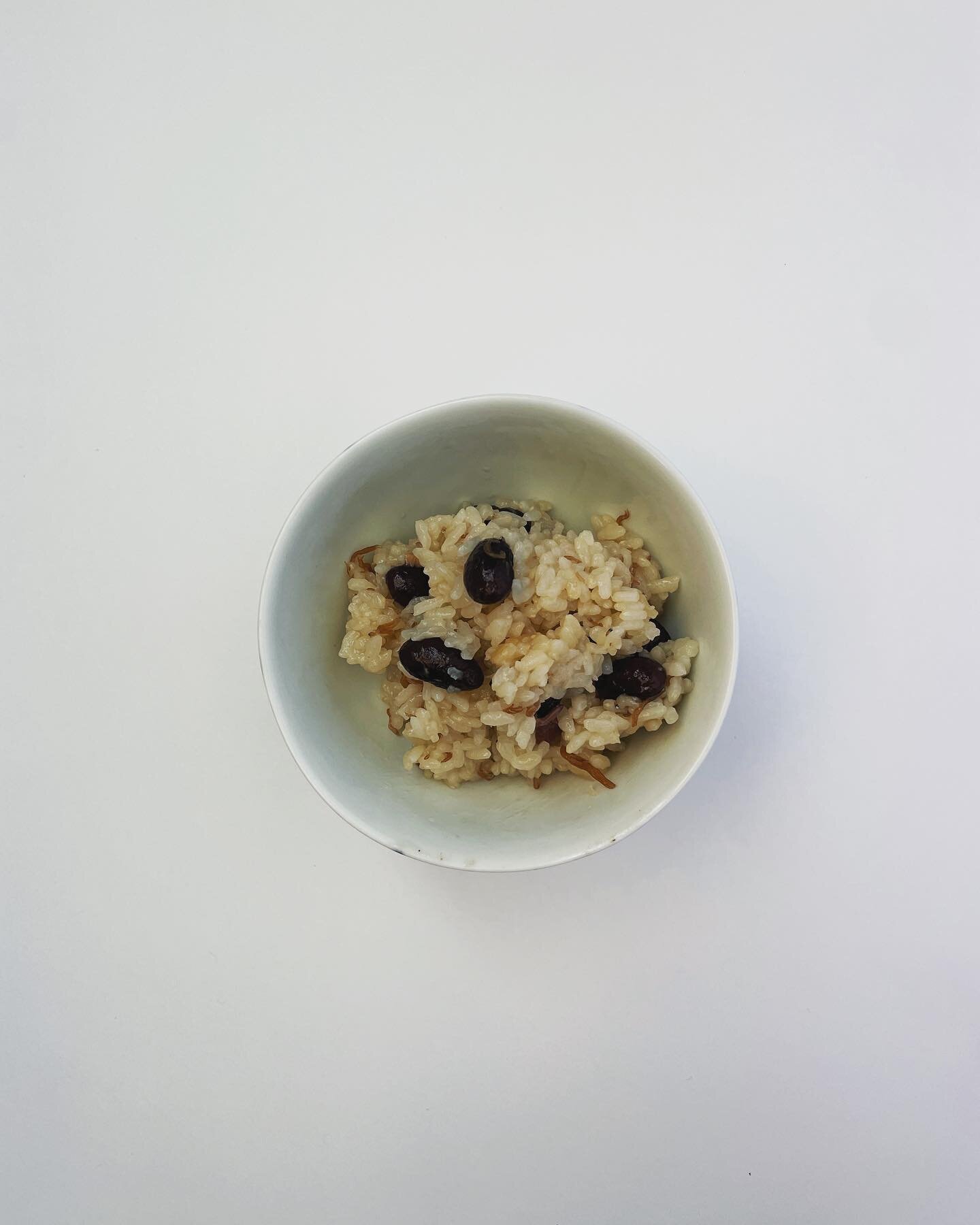 今日の海藻
黒豆とじゃこの炊き込みごはん
Kaiso Diary
Broth Steamed Rice

#kaiso 
#今日の海藻
#kinhiji
#藻々
#seaweed
#seavegetables
#海藻