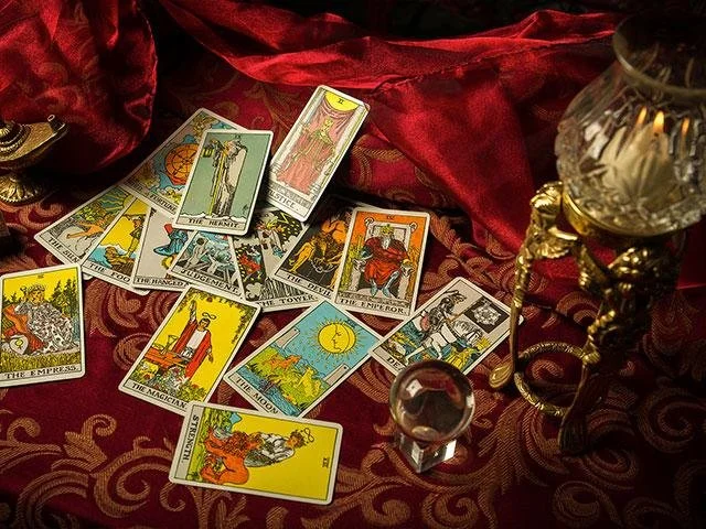 Random tarot card generator