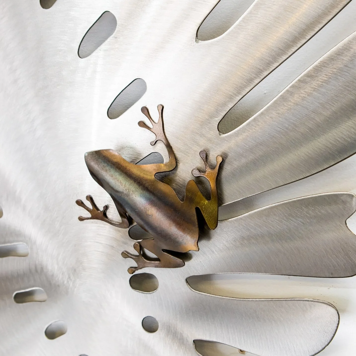 Details 🤗

We are currently taking commissions for signage, sculpture and all things metal&hellip; let&rsquo;s turn that idea into reality! 

DM for enquires or shoot us an email at oldcoaststudio@gmail.com 

 #metalart #steel #custom #custommade ##