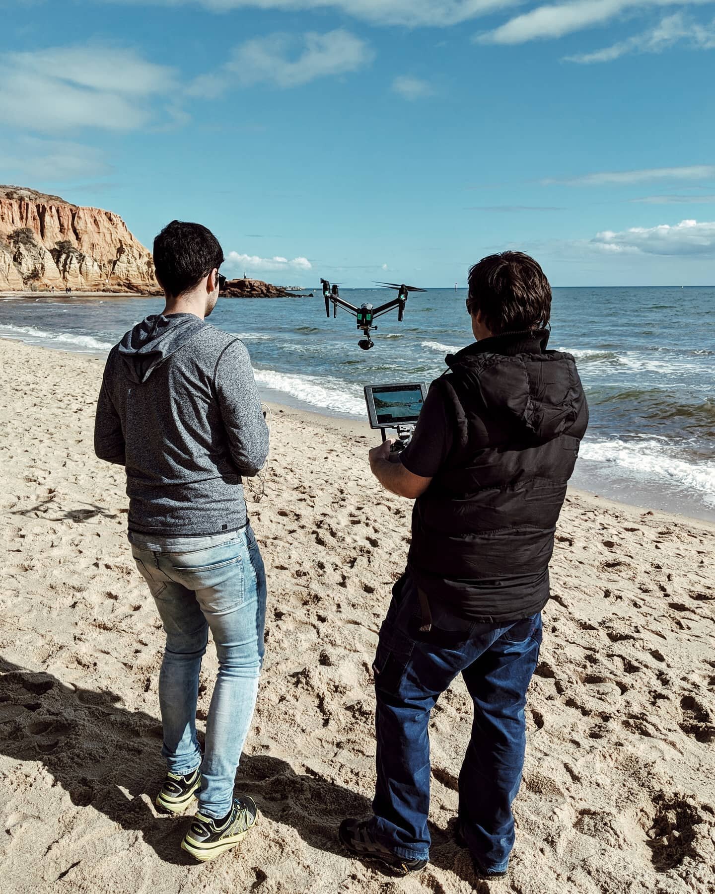 Two-person drone operation. One to fly and one to control the camera. Both in unison to create some beautiful and sophisticated shots 🎥 @rotorscopemedia