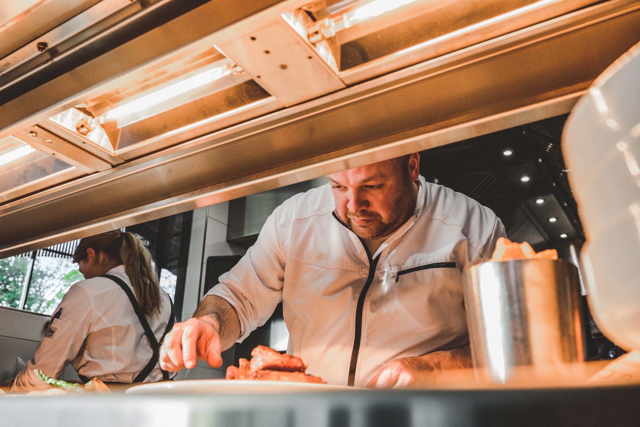 🔥 𝙺𝚎𝚞𝚔𝚎𝚗𝚑𝚎𝚕𝚍 𝚐𝚎𝚣𝚘𝚌𝚑𝚝! 🔥
Bij Locals draait de keuken op volle toeren en zijn we op zoek naar versterking in ons keukenteam. Een prachtige locatie aan de jachthaven van Geldermalsen, heerlijke gerechten en een geweldig team, maar we