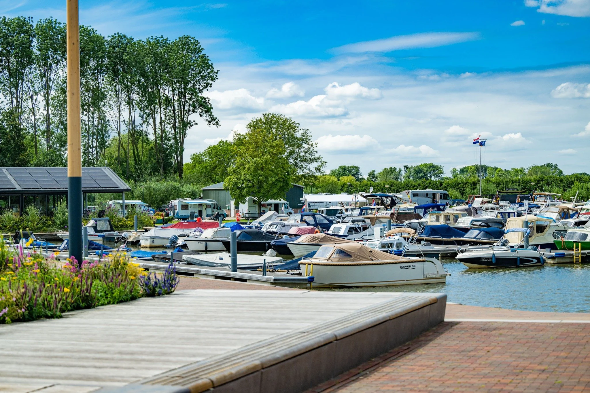 Het water dat zachtjes langs de boten kabbelt, de warme sfeer en ons team dat voor je klaarstaat. 
Het mooiste en lekkerste uit de Betuwe, welkom bij Locals!
#WeekendVibes #BreakfastGoals #LocalsGeldermalsen