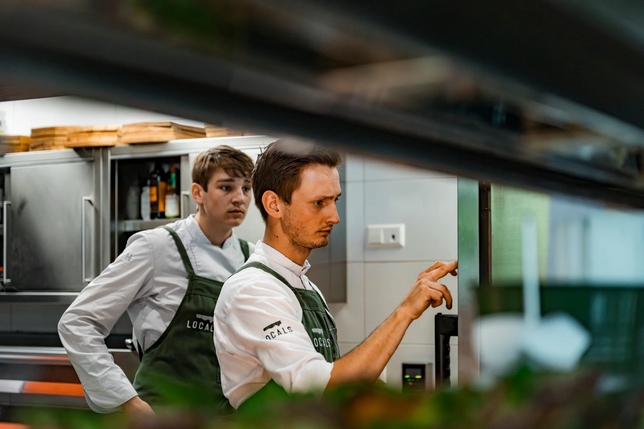 πππππ ππ ππ ππππππ π¨‍π³
Ons team is weer terug en up and running! We zijn vandaag weer open en staan klaar om je weekend extra lekker te maken. Kom langs voor lunch, borrel of diner en proef wat we gemist hebben.
Het mooiste en l