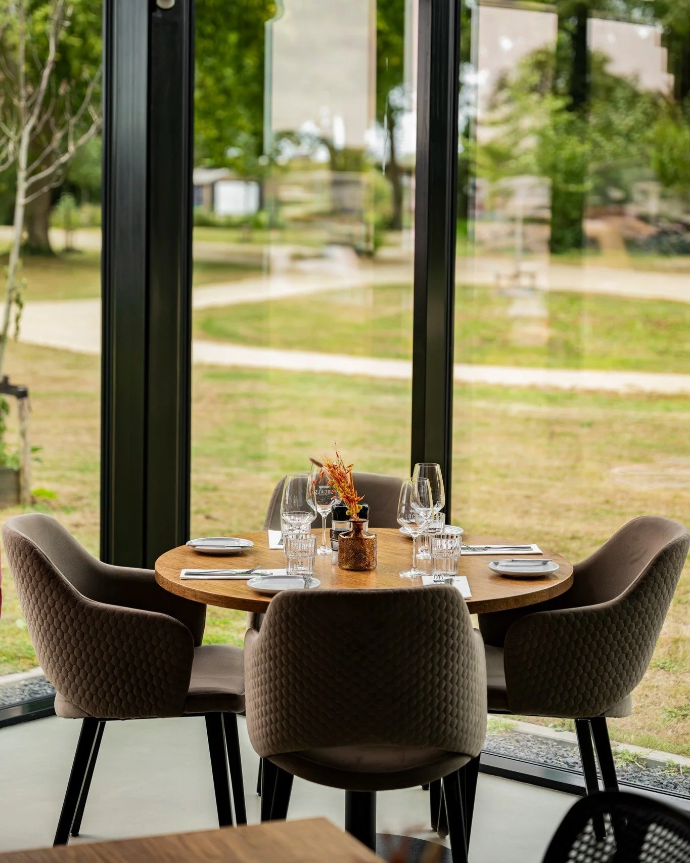 𝚉𝚒𝚎𝚗 𝚠𝚎 𝚓𝚎 𝚖𝚘𝚛𝚐𝚎𝚗?

Vandaag zijn we dicht, maar morgen staan we weer klaar met koffie, lunch, borrel en diner. Zin in een moment aan het water? Reserveer alvast een tafeltje.

Het mooiste en lekkerste uit de Betuwe, welkom bij Locals.

