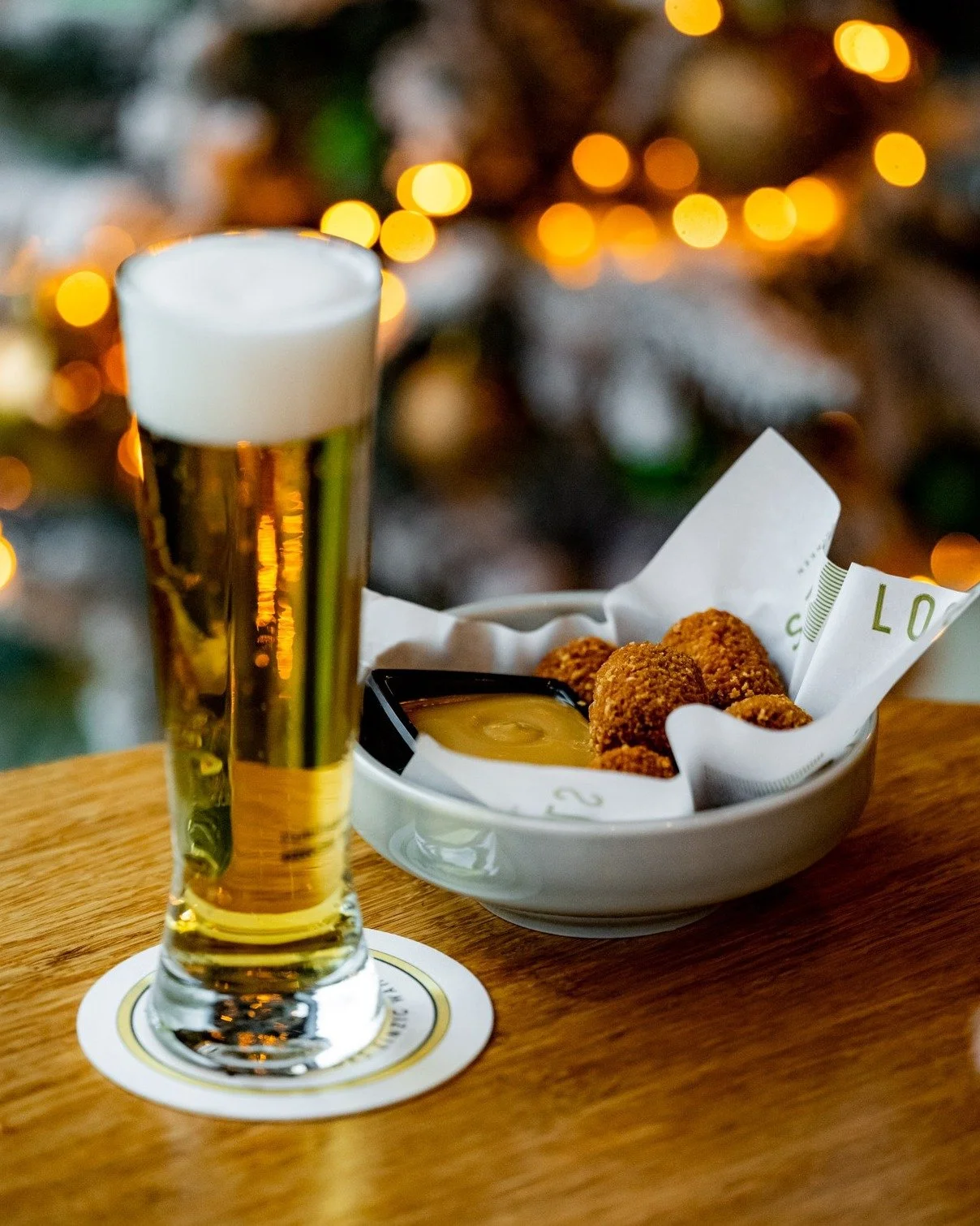 𝙺𝚘𝚖 𝚑𝚎𝚝 𝚠𝚎𝚎𝚔𝚎𝚗𝚍 𝚟𝚘𝚘𝚛 𝙺𝚎𝚛𝚜𝚝 𝚕𝚎𝚔𝚔𝚎𝚛 𝚘𝚗𝚝𝚜𝚙𝚊𝚗𝚗𝚎𝚗 𝚋𝚒𝚓 𝙻𝚘𝚌𝚊𝚕𝚜 🎄

De drukte van de feestdagen is aangebroken, de to-do&rsquo;s stapelen zich op en overal hangt Kerst in de lucht. Juist daarom zijn vandaag en m