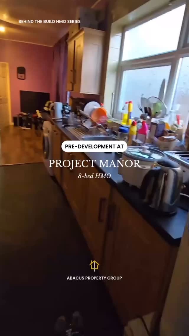Welcome again to another Behind the Build: HMO Series with Ray..
Here’s another tour at Project Manor before the transformation begins! π
This 4-bed mid-terraced house in Rugby is now finishing the structural works phase, making way for an