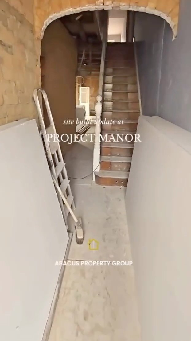 π We’re back at the Behind the Build: HMO Series with Ray…
Project Manor is at almost done with first fix, insulation and boarding and plastering at this point. Sharing this video from weeks ago, we’ll make sure to share more upd