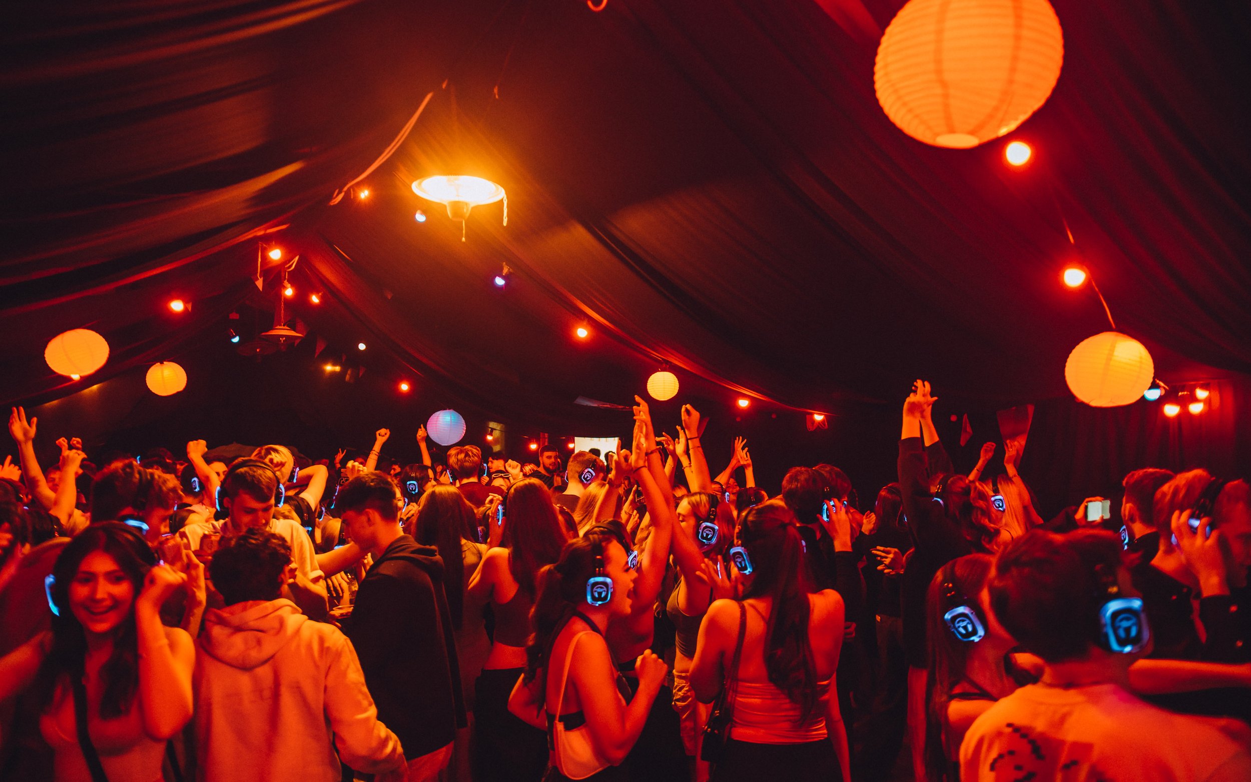  headphone disco, better nights