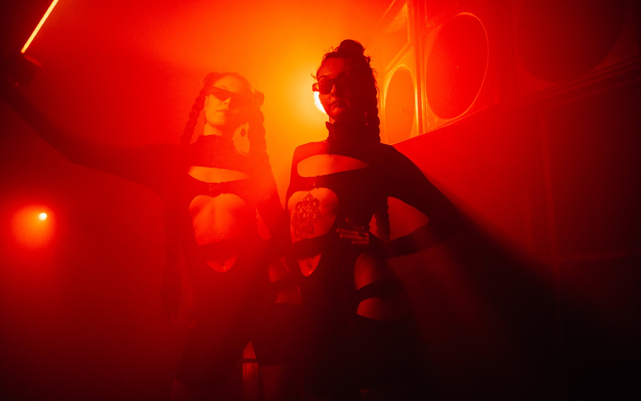  techno, girls, red light