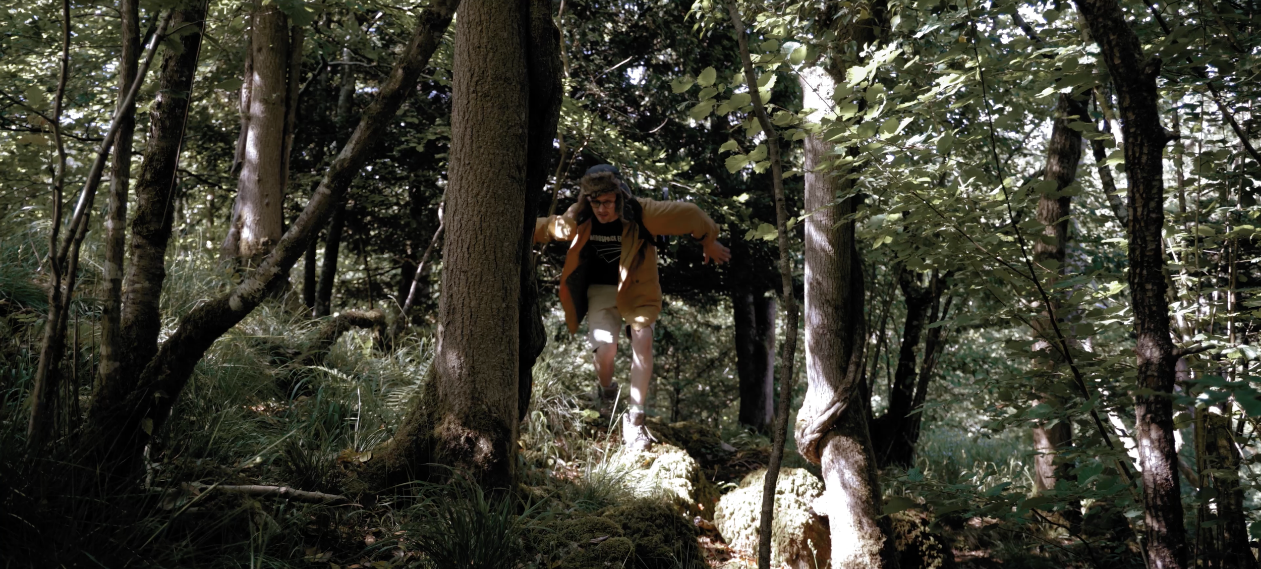Twogood Music video Garry fingerloaf stumbles through the trees, actress Cheddar, Gorge
