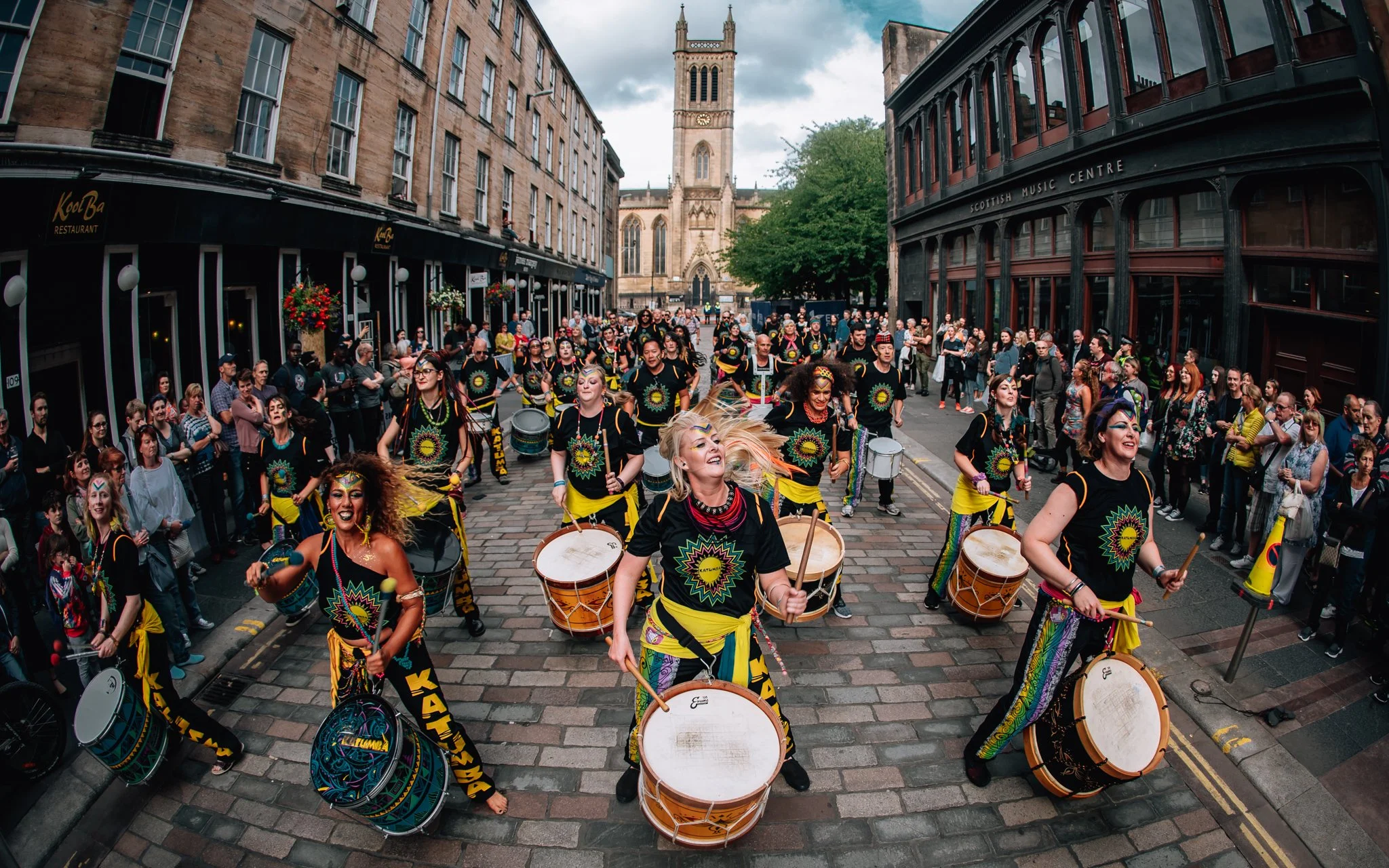  a driving ban perform in Glasgow city centre