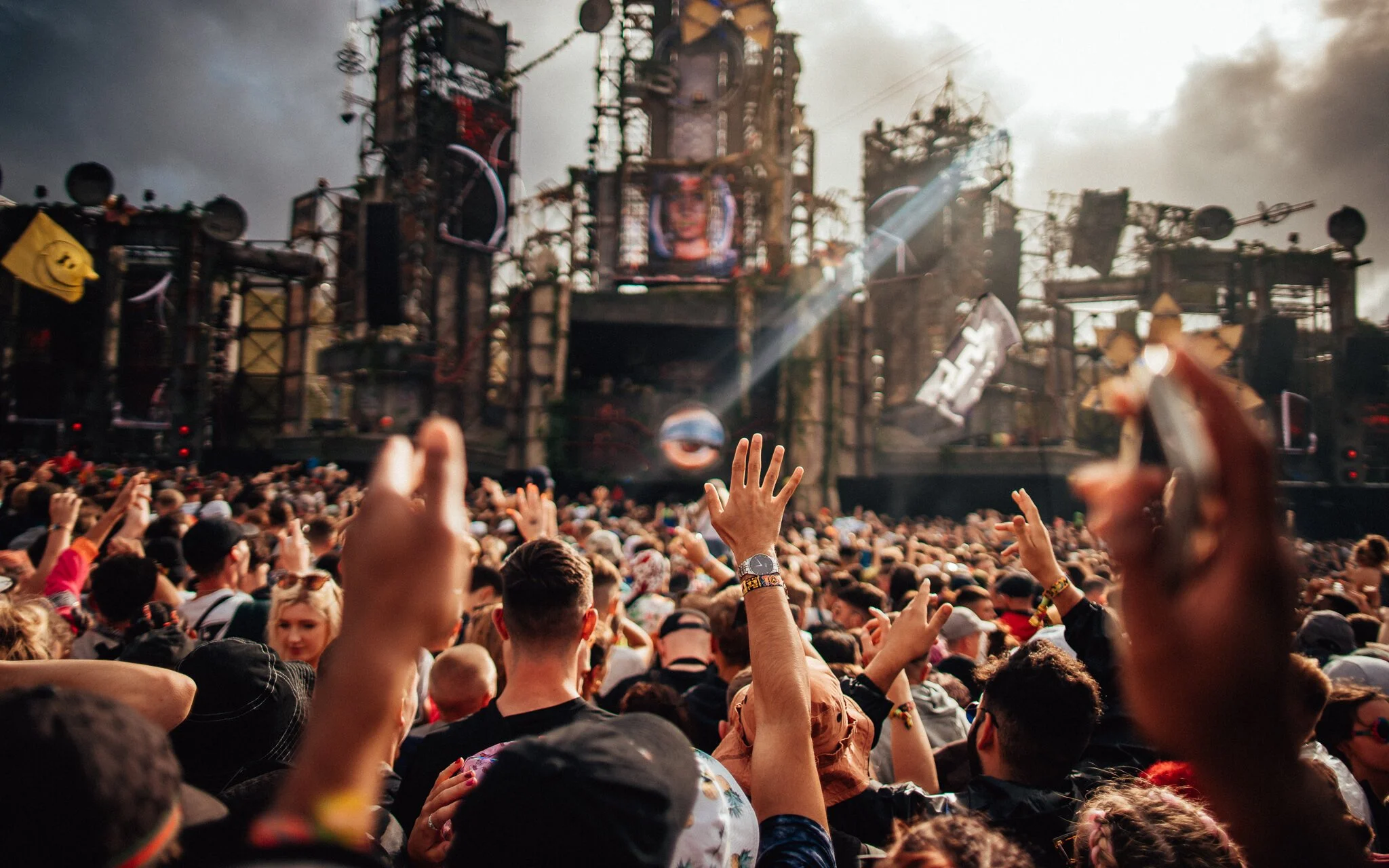  big crowd at boomtown, fair music festival