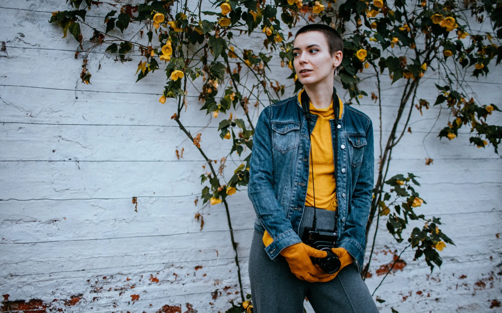  well and yellow top poses with yellow flowers