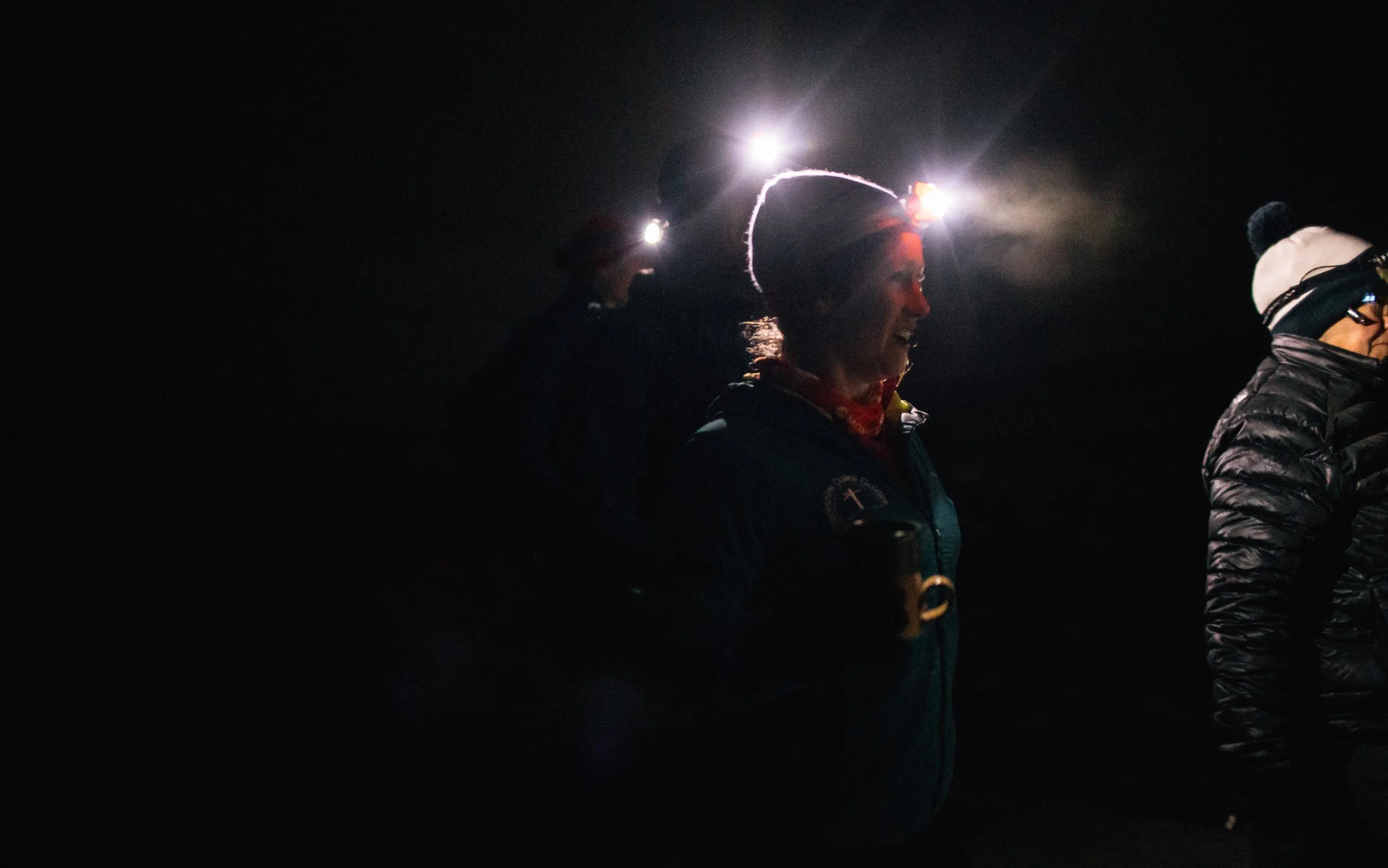  fell runner with head torch