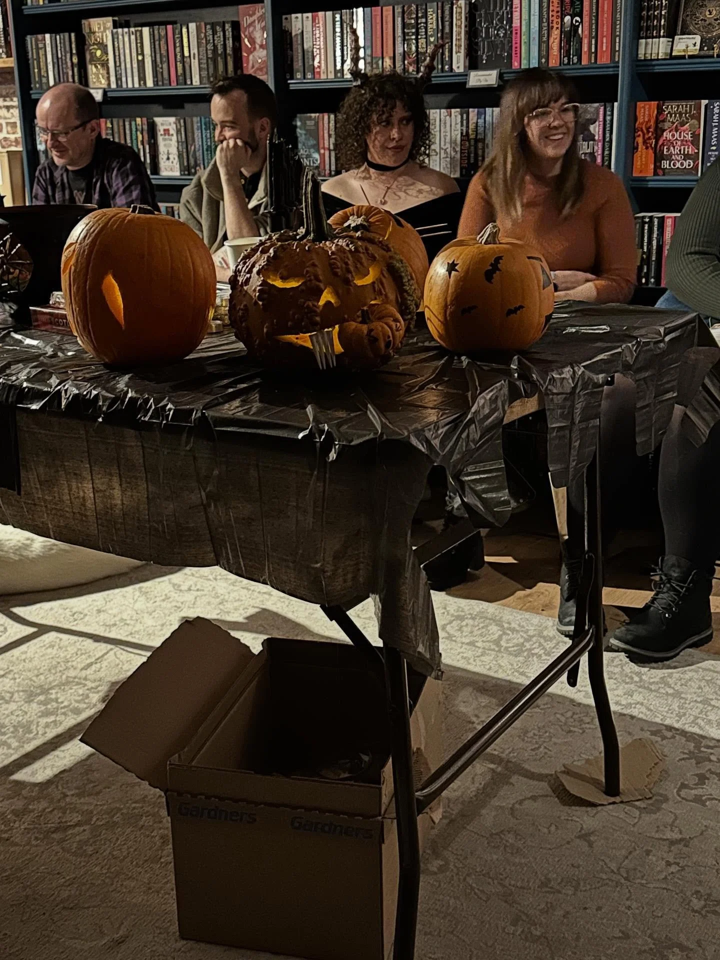 Halloween at The Imaginarium 🎃

Tonight we had a pumpkin carving session with the Phoenix Sci-fi and fantasy book club.

Halloween is a great excuse to dress up and have some fun, which is exactly what we did 🖤

#halloween #october #bookclub #fun #