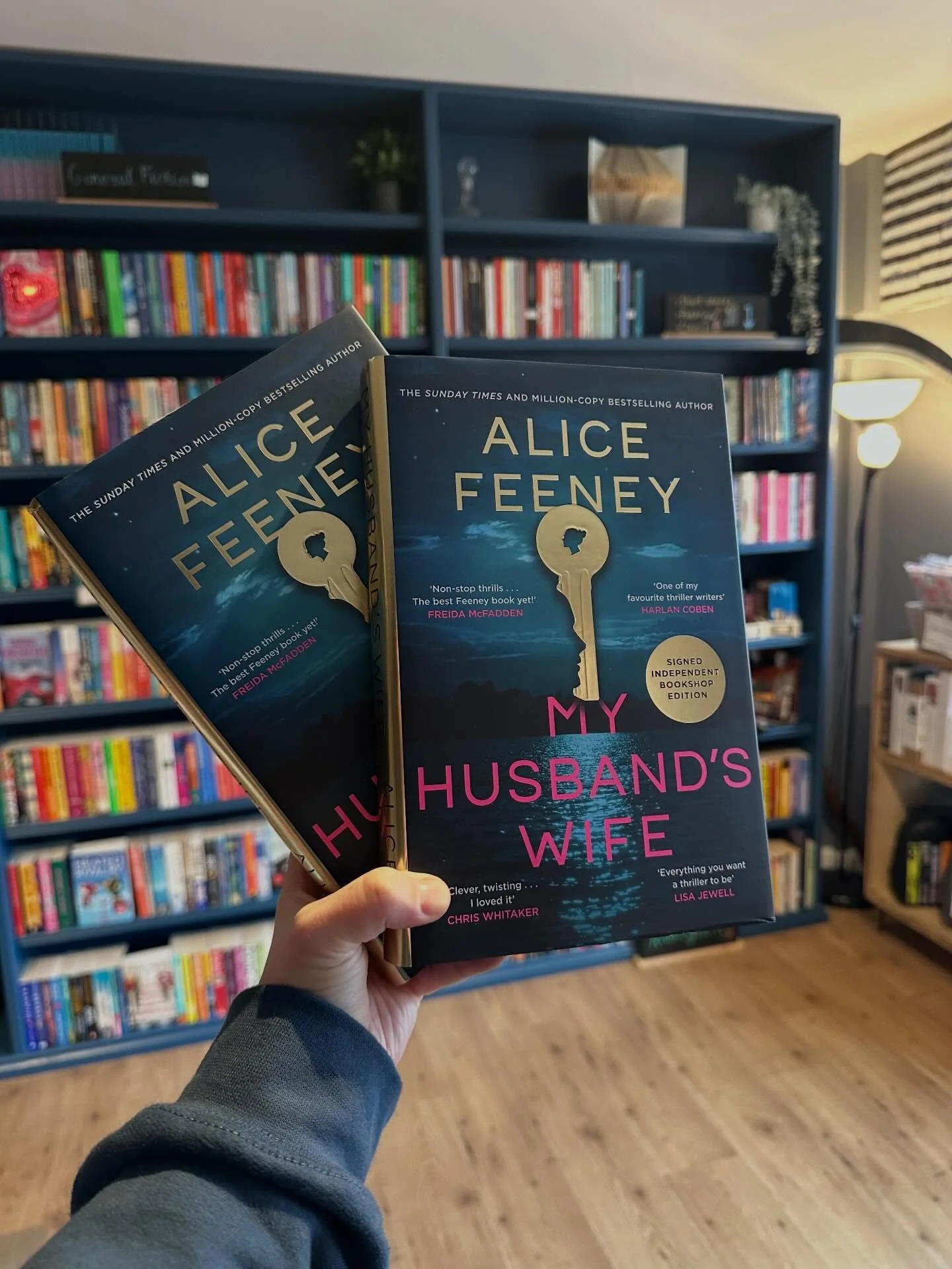 HAPPY PUBLICATION DAY @alicewriterland 

My Husband&rsquo;s Wife is out today. And we have a limited quantity of Signed Independent Bookshop Editions!

In classic Alice Feeney style, this book is full of twists, turns and wtf moments! Robyn, Amy and 