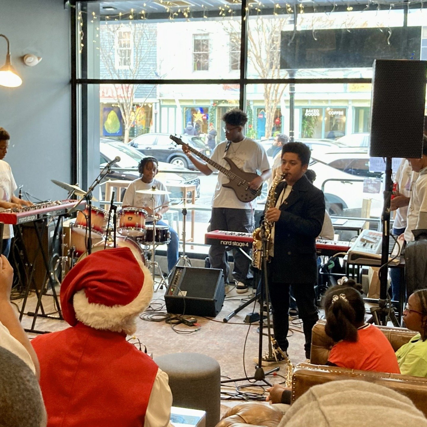 🎄 Spreading Holiday Cheer in Asbury Park! 🎶

Party With Purpose was proud to support our friends at @weinspirelife for their first-ever Jingle &amp; Jam Benefit Concert at Asbury Park Brewery &mdash; and what an incredible afternoon it was!

For th