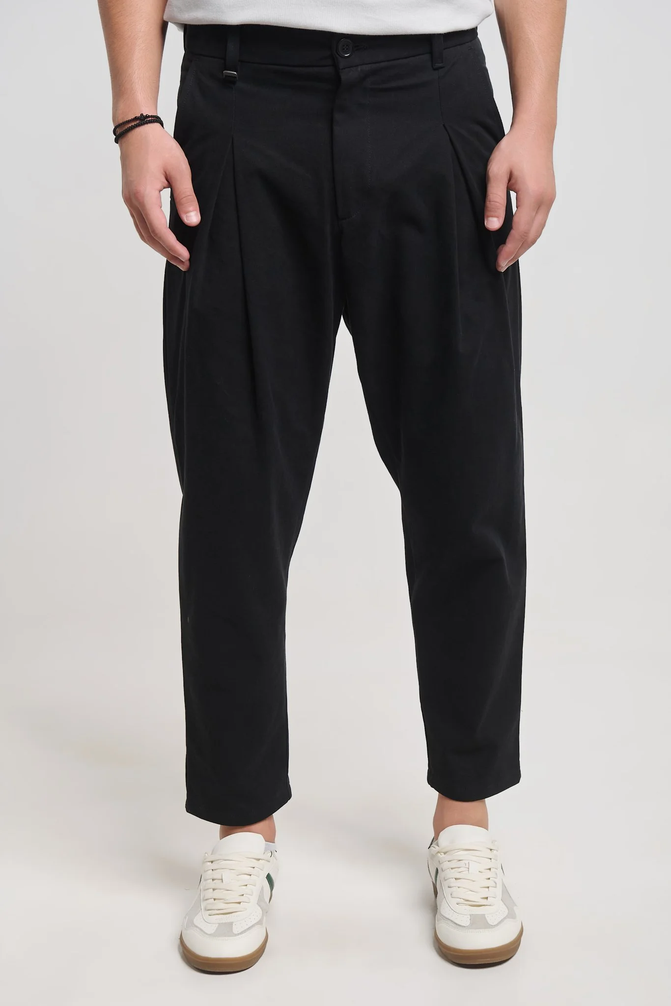 Vilnius 2380 Black Pleated Gabardine Pants — Men's Chino, Relaxed Fit