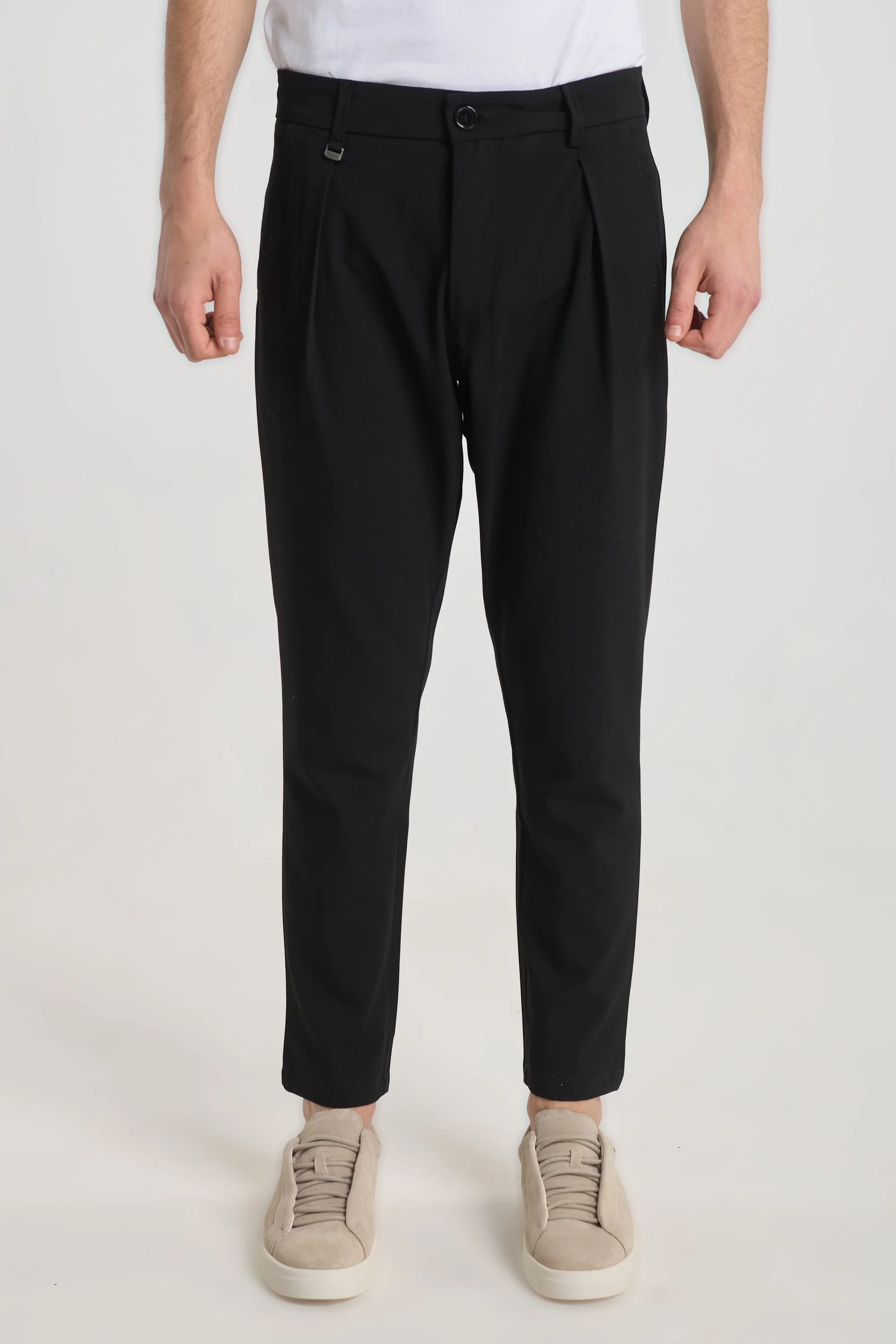 Perth 2354 Black Pleated Pants — Men's Chino, Tapered Fit